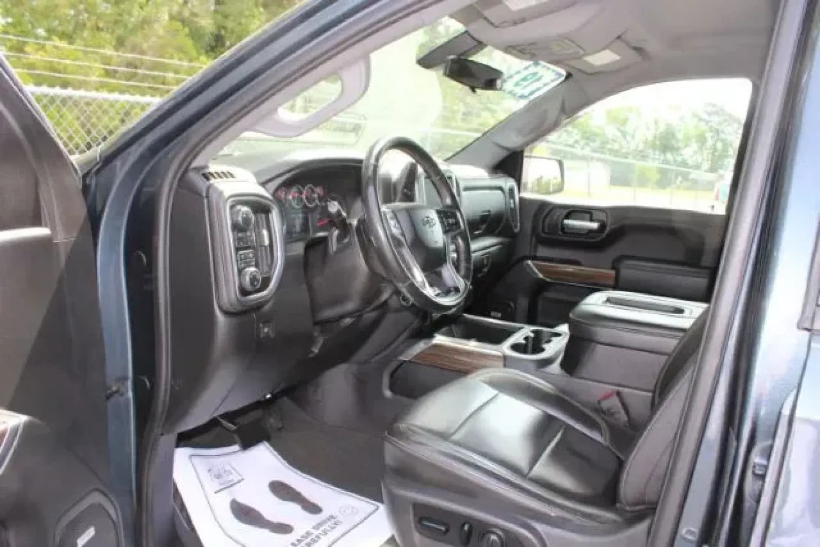 2019 Chevrolet Silverado 1500 RST (1GCUYEED3KZ) with an 2.7L I-4 gasoline direct injection engine, located at 9146 Ocean Hwy West, Calabash, NC, 28467, (910) 579-1110, 33.928635, -78.576157 - 2019 Chevrolet Silverado 1500 RST - Photo#7