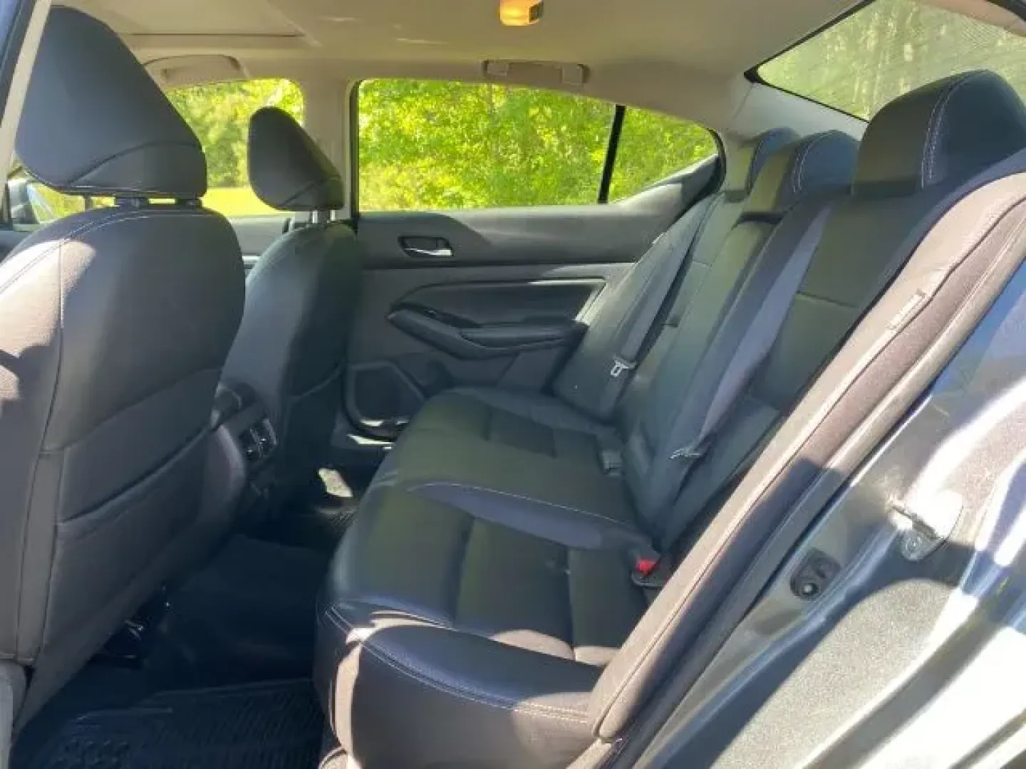 2020 /Charcoal, leather Nissan Altima 2.5 SL (1N4BL4EV1LC) with an 2.5L L4 DOHC 16V engine, Continuously Variabl transmission, located at 9146 Ocean Hwy West, Calabash, NC, 28467, (910) 579-1110, 33.928635, -78.576157 - 2020 Nissan Altima 2.5 SL - Photo#7