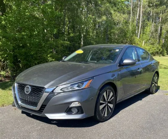 photo of 2020 Nissan Altima 2.5 SL