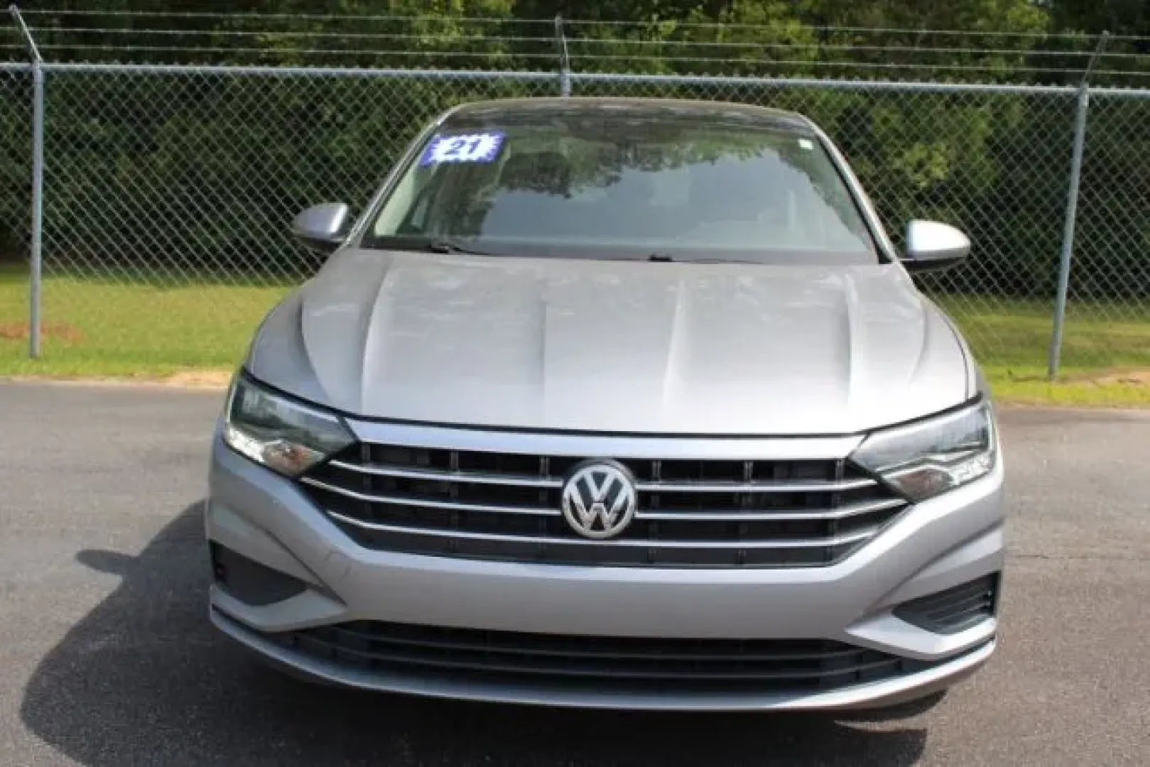 2021 Volkswagen Jetta 1.4T SE 8A (3VWC57BU8MM) with an 1.4L L4 DOHC 16V engine, 8-Speed Automatic transmission, located at 9146 Ocean Hwy West, Calabash, NC, 28467, (910) 579-1110, 33.928635, -78.576157 - Looking for a vehicle that seamlessly fits into your dynamic lifestyle? Whether you're a commuter navigating the bustling streets of Whiteville, NC, or a growing family seeking a spacious and comfortable ride, the 2021 Volkswagen Jetta is the perfect match. With its blend of style, efficiency, and a - Photo#1