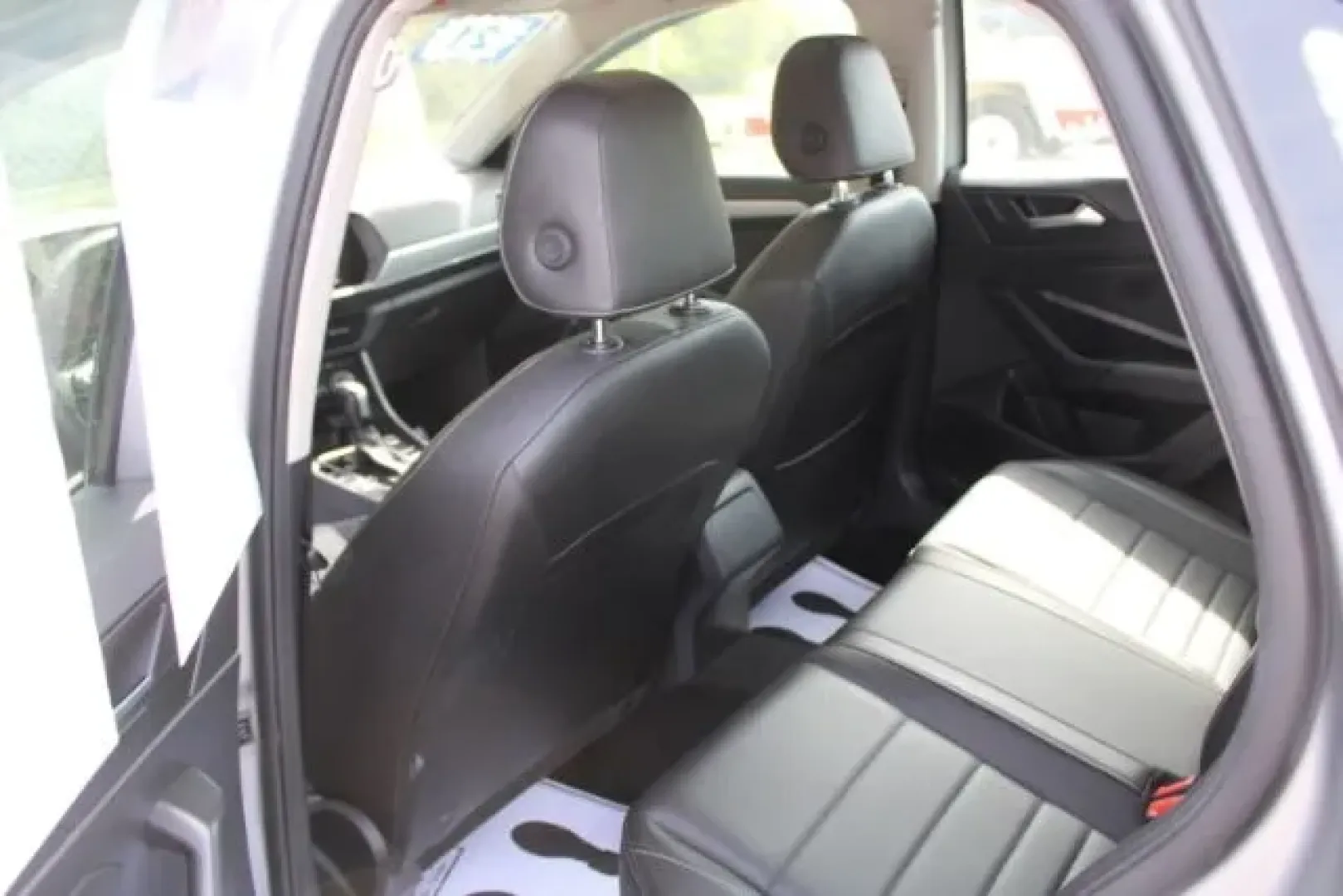2021 Volkswagen Jetta 1.4T SE 8A (3VWC57BU8MM) with an 1.4L L4 DOHC 16V engine, 8-Speed Automatic transmission, located at 9146 Ocean Hwy West, Calabash, NC, 28467, (910) 579-1110, 33.928635, -78.576157 - Looking for a vehicle that seamlessly fits into your dynamic lifestyle? Whether you're a commuter navigating the bustling streets of Whiteville, NC, or a growing family seeking a spacious and comfortable ride, the 2021 Volkswagen Jetta is the perfect match. With its blend of style, efficiency, and a - Photo#8