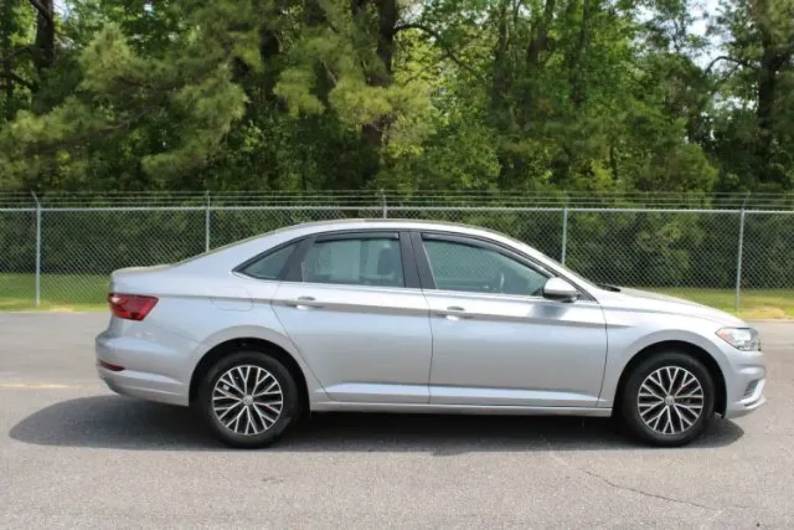 2021 Volkswagen Jetta 1.4T SE 8A (3VWC57BU8MM) with an 1.4L L4 DOHC 16V engine, 8-Speed Automatic transmission, located at 3598 James B White Hwy South, Whiteville, NC, 28472, (910) 642-3196, 34.294846, -78.732613 - 2021 Volkswagen Jetta 1.4T SE 8A - Photo#4