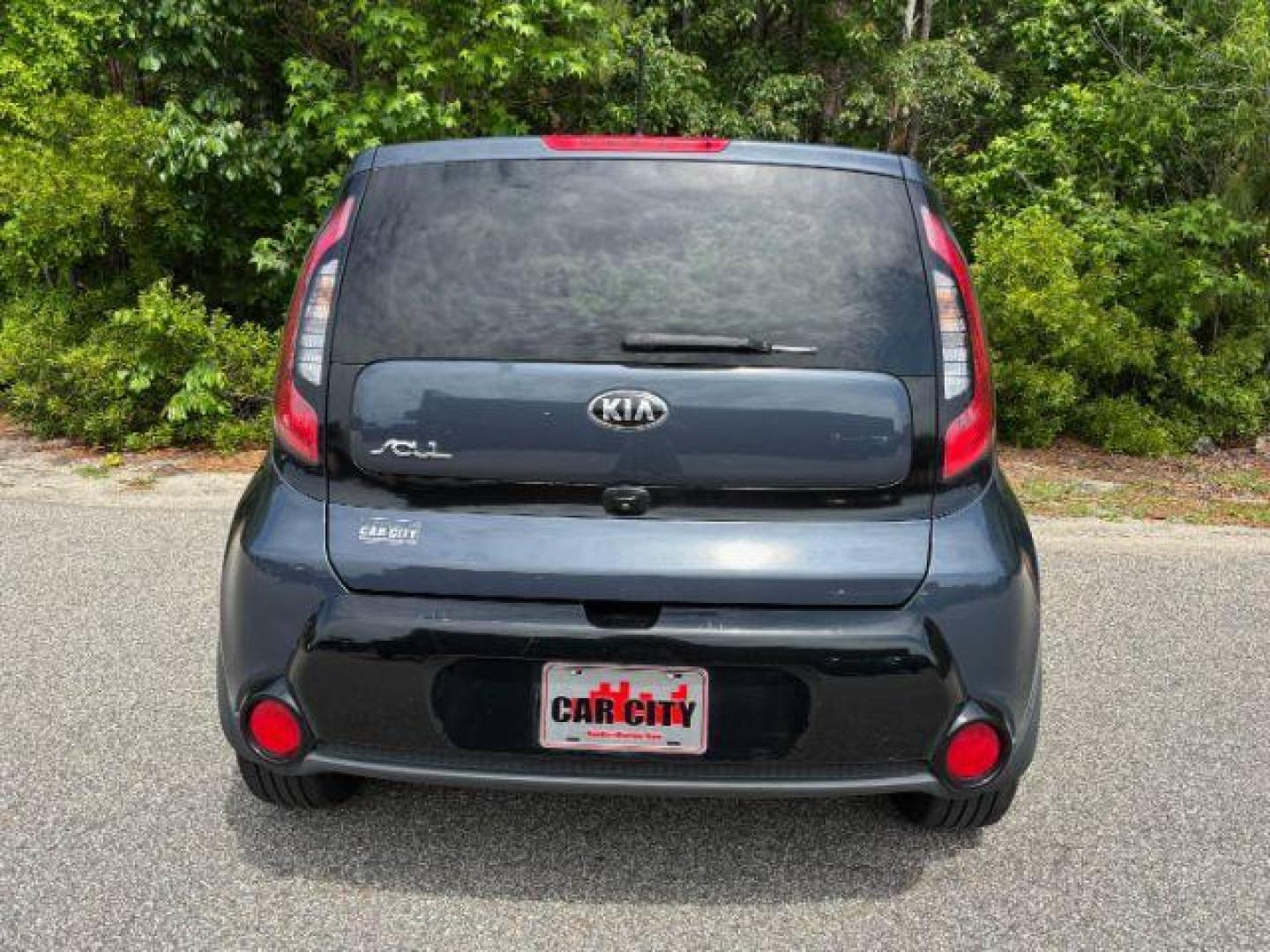 2016 /Black, cloth Kia Soul + (KNDJP3A56G7) with an 2.0L L4 DOHC 16V engine, 6-Speed Automatic transmission, located at 2761 East Hwy 501, Conway, SC, 29526, (843) 331-1151, 33.781528, -78.989883 - 2016 Kia Soul + - Photo#4