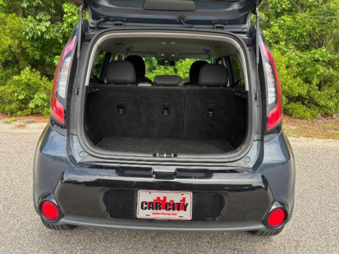 2016 /Black, cloth Kia Soul + (KNDJP3A56G7) with an 2.0L L4 DOHC 16V engine, 6-Speed Automatic transmission, located at 2761 East Hwy 501, Conway, SC, 29526, (843) 331-1151, 33.781528, -78.989883 - 2016 Kia Soul + - Photo#9