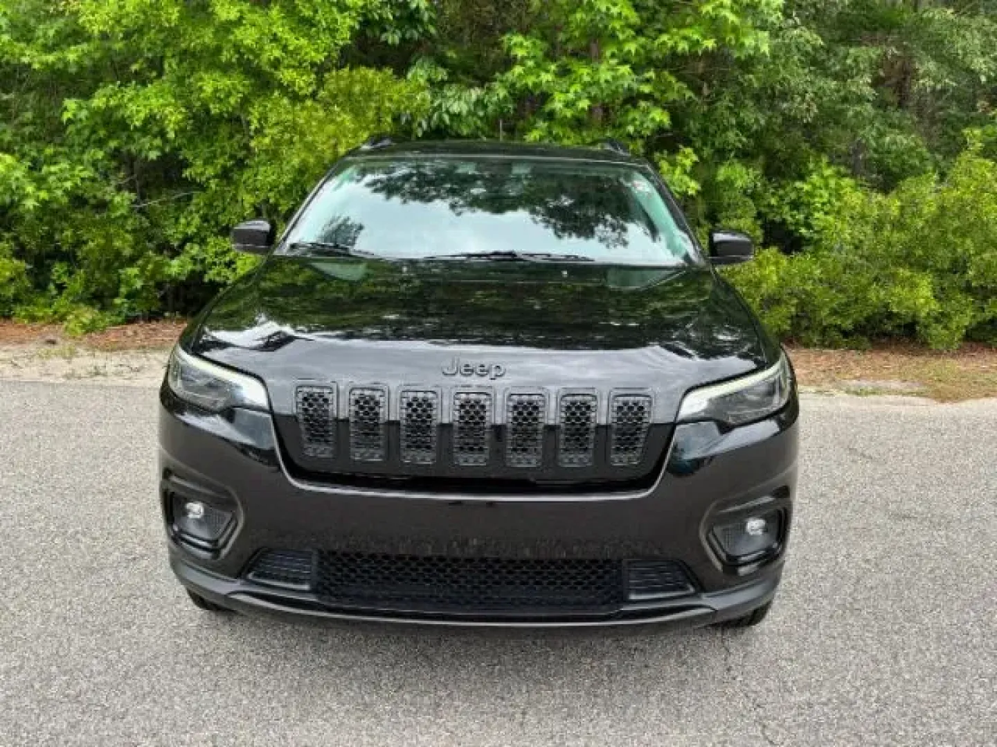 2019 /Black Jeep Cherokee Altitude 4x4 (1C4PJMLN3KD) with an Other engine, located at 2761 East Hwy 501, Conway, SC, 29526, (843) 331-1151, 33.781528, -78.989883 - **Discover the 2019 Jeep Cherokee Altitude 4x4: Your Ultimate Adventure Companion!**<br /> <br /> Are you ready to elevate your driving experience? The 2019 Jeep Cherokee Altitude 4x4 is the ideal crossover for those seeking adventure without compromising on comfort. Whether you're planning a weeken - Photo#3