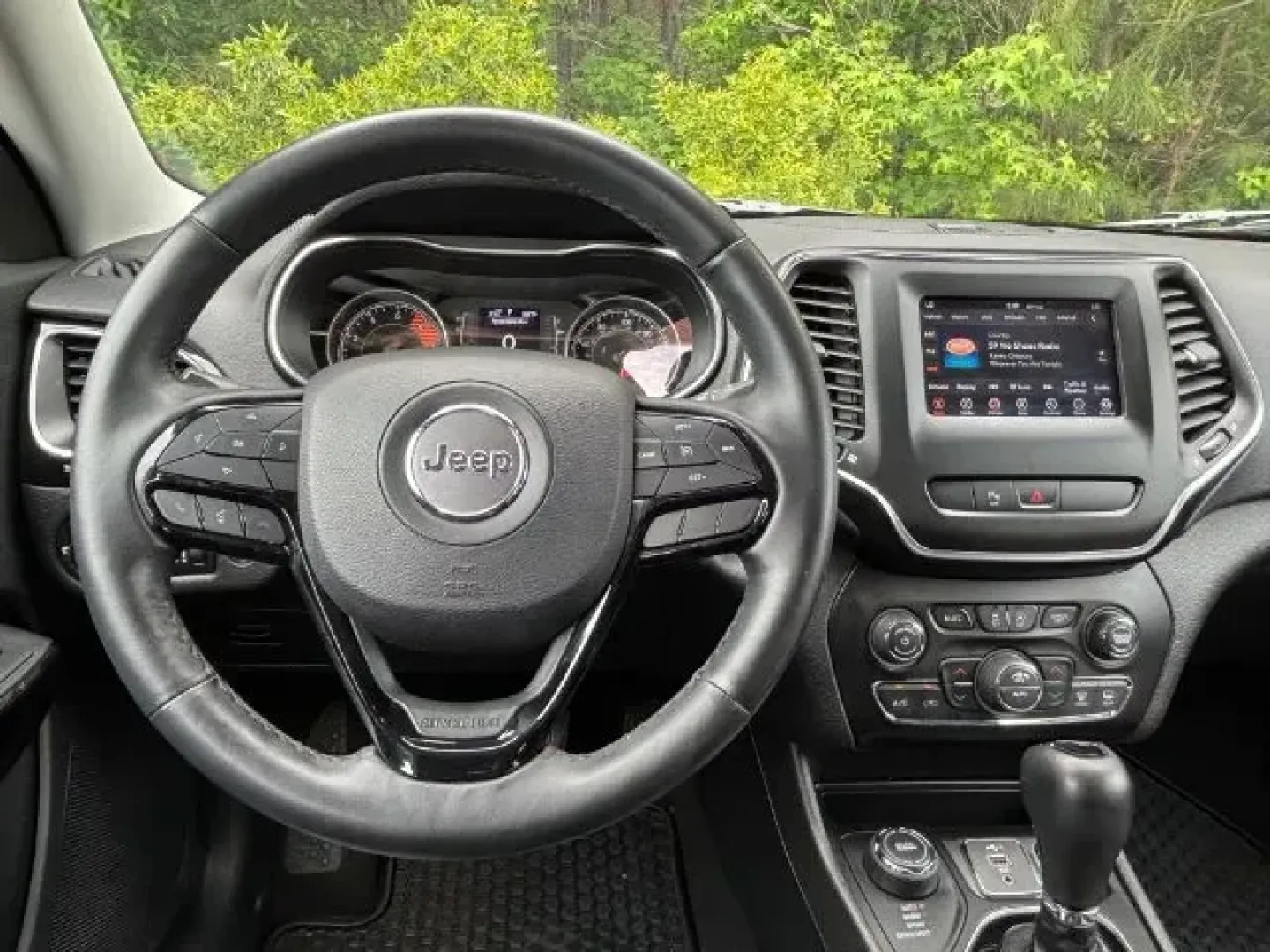 2019 /Black Jeep Cherokee Altitude 4x4 (1C4PJMLN3KD) with an Other engine, located at 2761 East Hwy 501, Conway, SC, 29526, (843) 331-1151, 33.781528, -78.989883 - **Discover the 2019 Jeep Cherokee Altitude 4x4: Your Ultimate Adventure Companion!**<br /> <br /> Are you ready to elevate your driving experience? The 2019 Jeep Cherokee Altitude 4x4 is the ideal crossover for those seeking adventure without compromising on comfort. Whether you're planning a weeken - Photo#6
