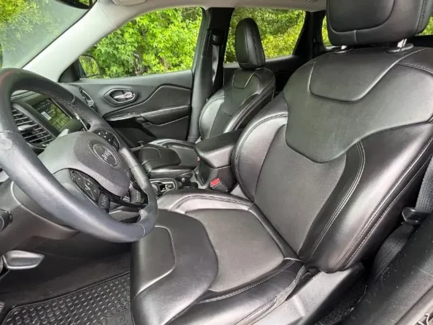 2019 /Black Jeep Cherokee Altitude 4x4 (1C4PJMLN3KD) with an Other engine, located at 2761 East Hwy 501, Conway, SC, 29526, (843) 331-1151, 33.781528, -78.989883 - **Discover the 2019 Jeep Cherokee Altitude 4x4: Your Ultimate Adventure Companion!**<br /> <br /> Are you ready to elevate your driving experience? The 2019 Jeep Cherokee Altitude 4x4 is the ideal crossover for those seeking adventure without compromising on comfort. Whether you're planning a weeken - Photo#7