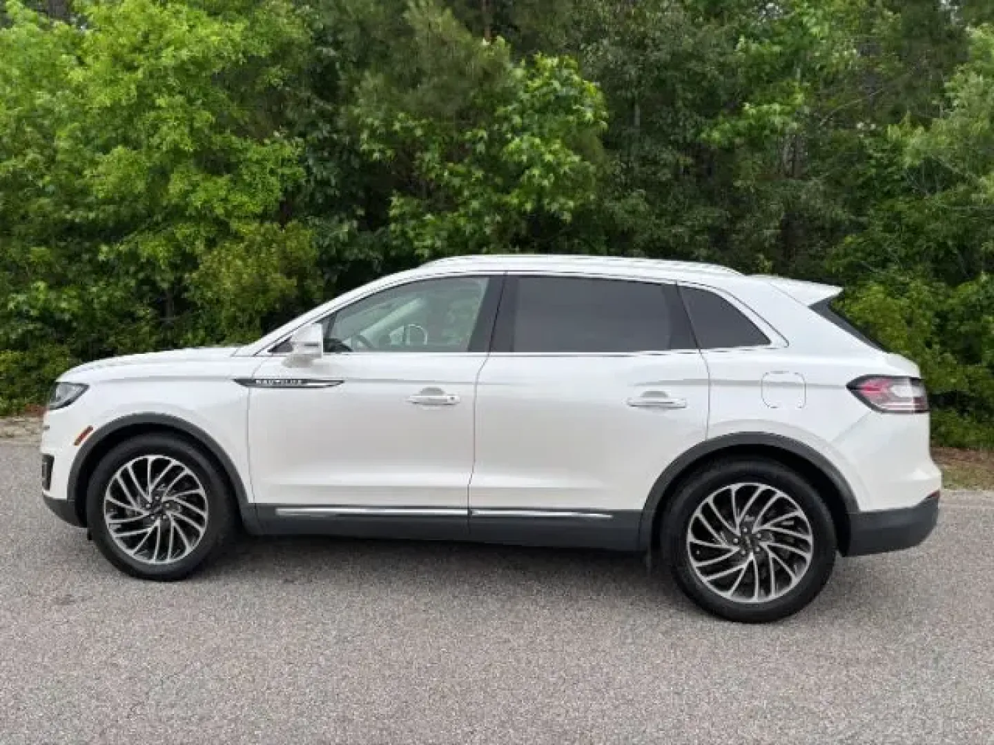 2019 /Cappuccino Lincoln Nautilus Reserve (2LMPJ6LP5KB) with an 2L I-4 gasoline direct injection engine, located at 2761 East Hwy 501, Conway, SC, 29526, (843) 331-1151, 33.781528, -78.989883 - 2019 Lincoln Nautilus Reserve - Photo#1