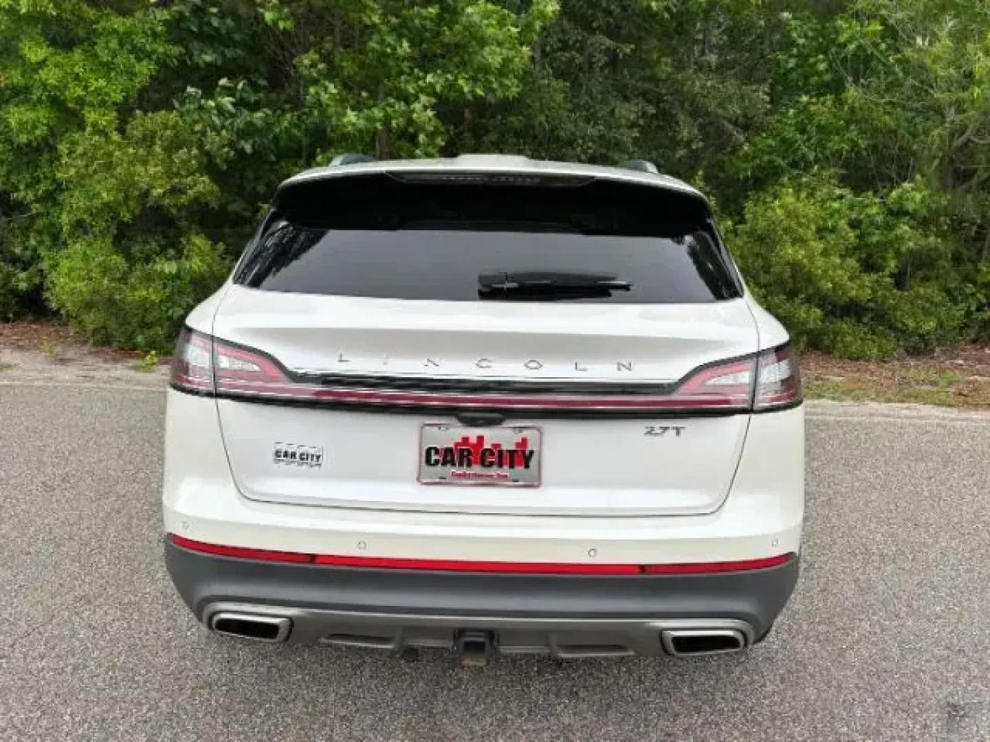 2019 /Cappuccino Lincoln Nautilus Reserve (2LMPJ6LP5KB) with an 2L I-4 gasoline direct injection engine, located at 2761 East Hwy 501, Conway, SC, 29526, (843) 331-1151, 33.781528, -78.989883 - 2019 Lincoln Nautilus Reserve - Photo#4