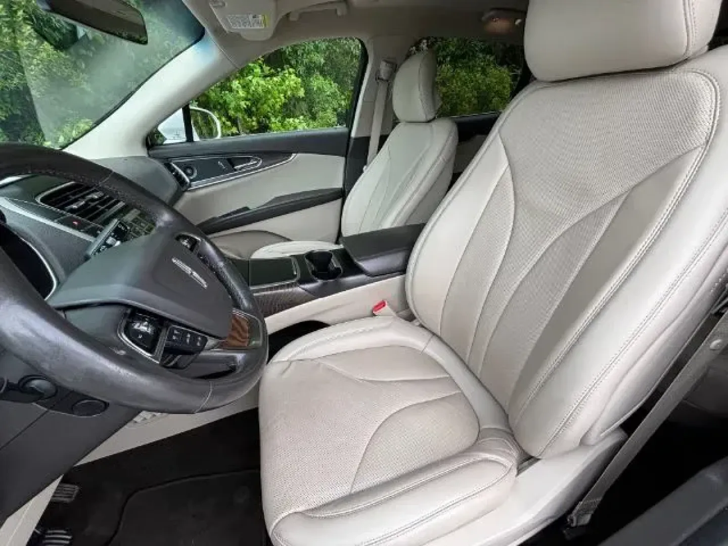 2019 /Cappuccino Lincoln Nautilus Reserve (2LMPJ6LP5KB) with an 2L I-4 gasoline direct injection engine, located at 2761 East Hwy 501, Conway, SC, 29526, (843) 331-1151, 33.781528, -78.989883 - 2019 Lincoln Nautilus Reserve - Photo#8