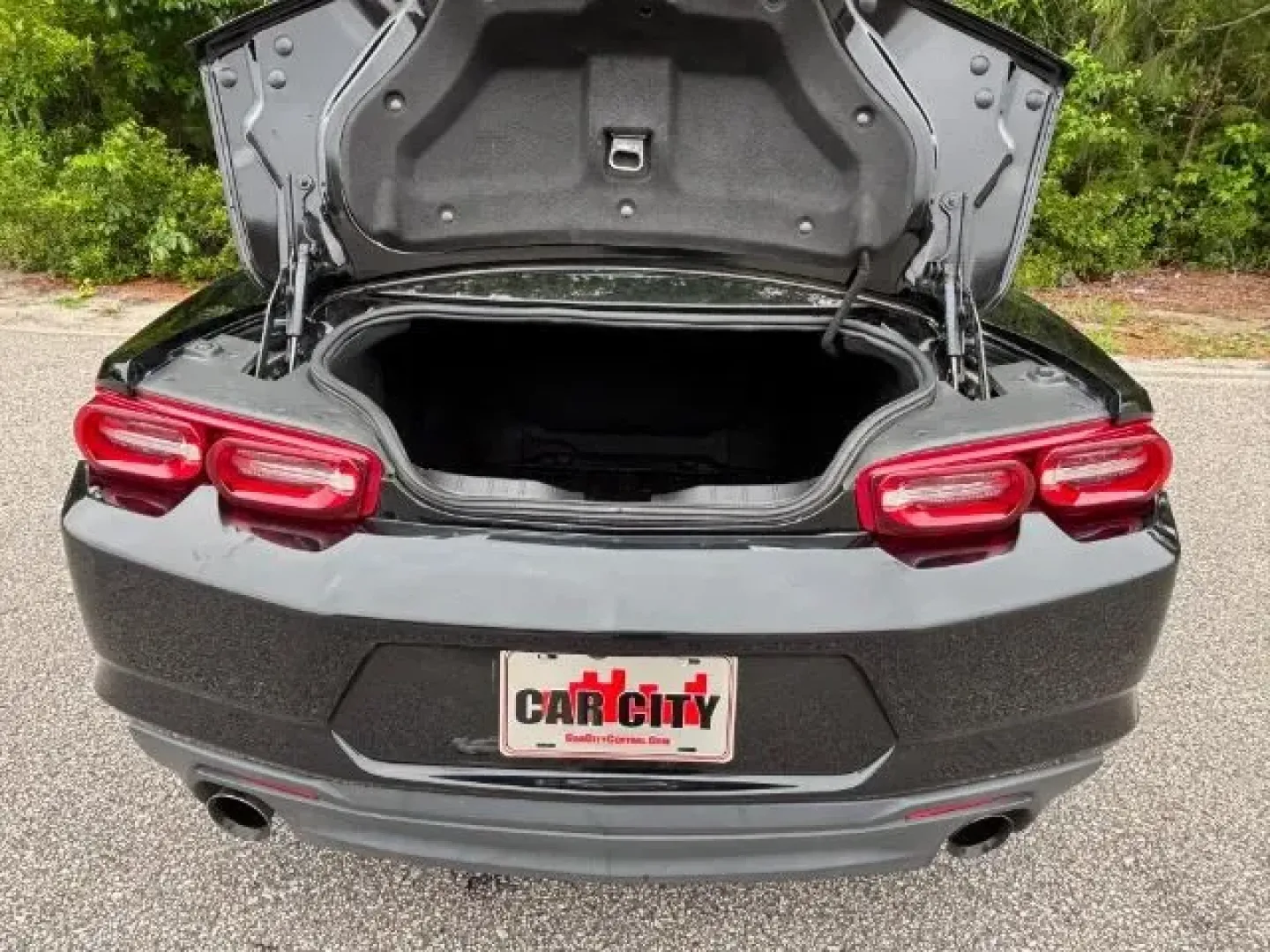 2020 /Jet Black, cloth Chevrolet Camaro 1LT Coupe (1G1FB1RS8L0) with an 3.6L V6 DOHC 24V engine, AUTOMATIC transmission, located at 2761 East Hwy 501, Conway, SC, 29526, (843) 331-1151, 33.781528, -78.989883 - 2020 Chevrolet Camaro 1LT Coupe - Photo#9