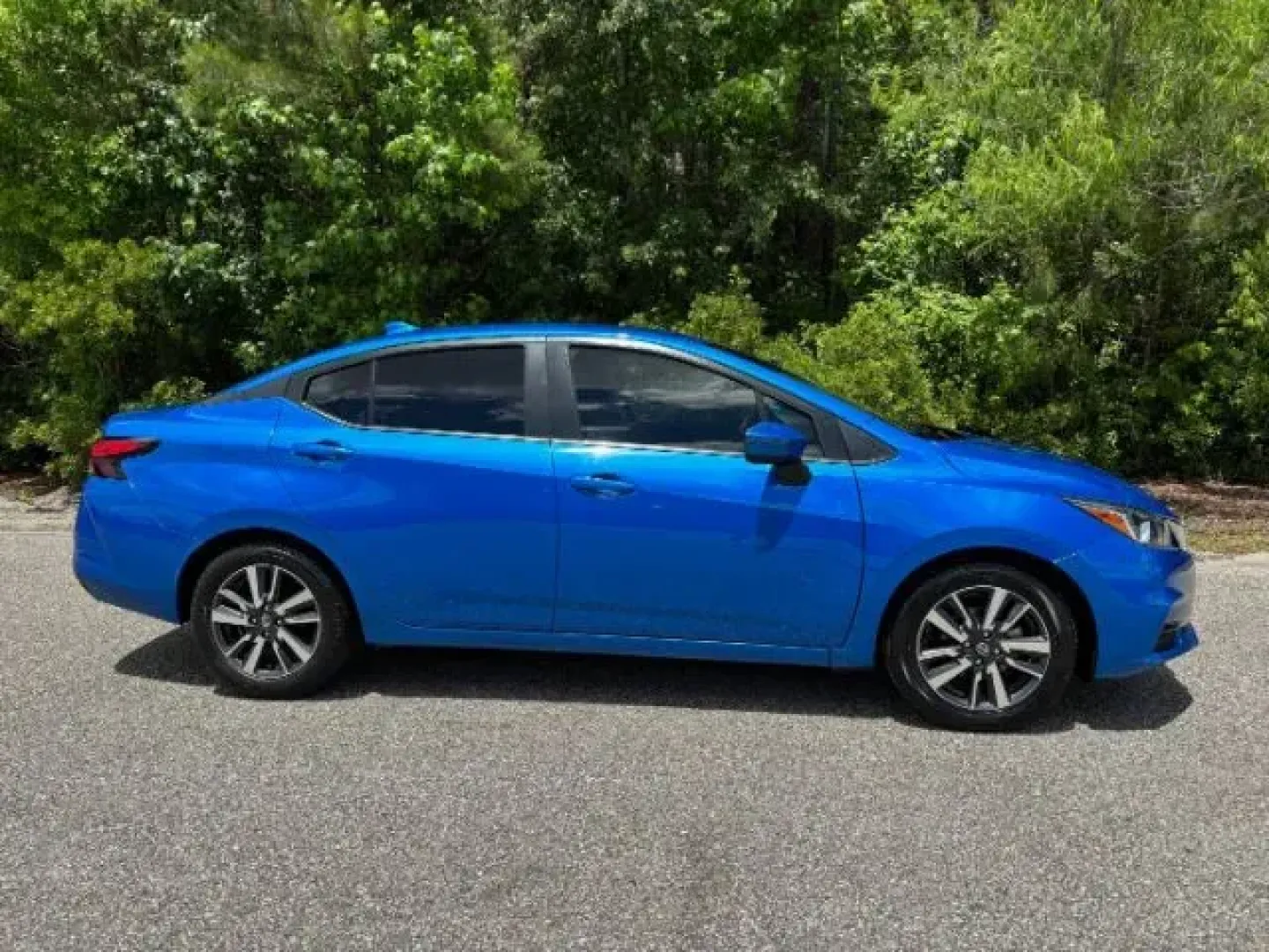 2021 /Graphite Nissan Versa SV Xtronic CVT (3N1CN8EV4ML) with an 1.6L I-4 DOHC engine, located at 2761 East Hwy 501, Conway, SC, 29526, (843) 331-1151, 33.781528, -78.989883 - 2021 Nissan Versa SV Xtronic CVT - Photo#2