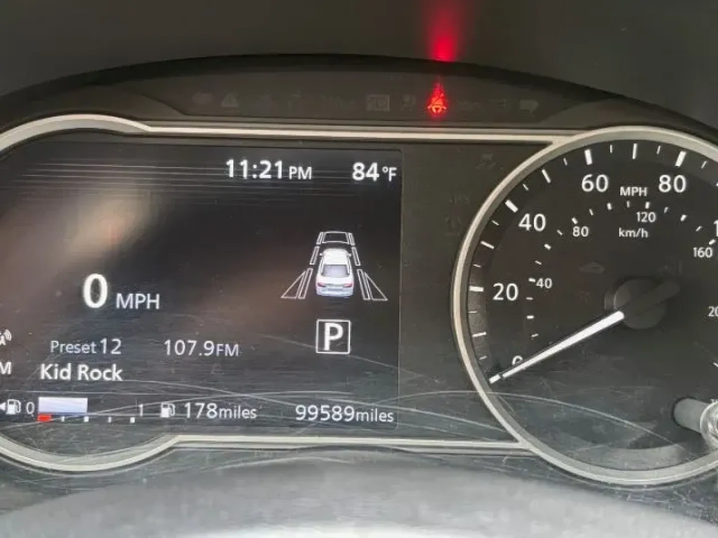 2021 /Graphite Nissan Versa SV Xtronic CVT (3N1CN8EV4ML) with an 1.6L I-4 DOHC engine, located at 2761 East Hwy 501, Conway, SC, 29526, (843) 331-1151, 33.781528, -78.989883 - 2021 Nissan Versa SV Xtronic CVT - Photo#5