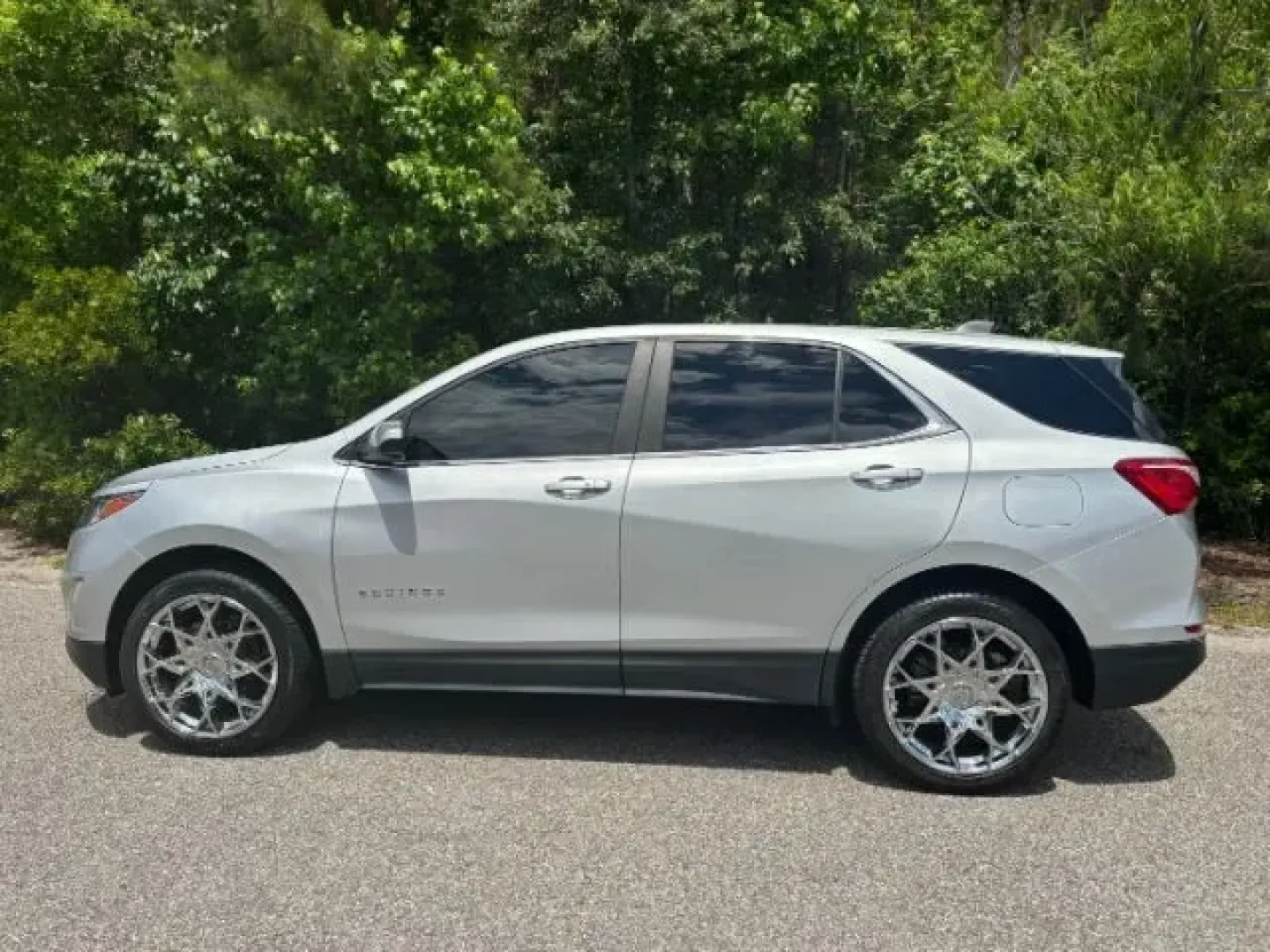 2021 Chevrolet Equinox LT AWD (2GNAXUEV6M6) with an 1.5L L4 DOHC 16V TUR engine, 6-Speed Automatic transmission, located at 2761 East Hwy 501, Conway, SC, 29526, (843) 331-1151, 33.781528, -78.989883 - 2021 Chevrolet Equinox LT AWD - Photo#1