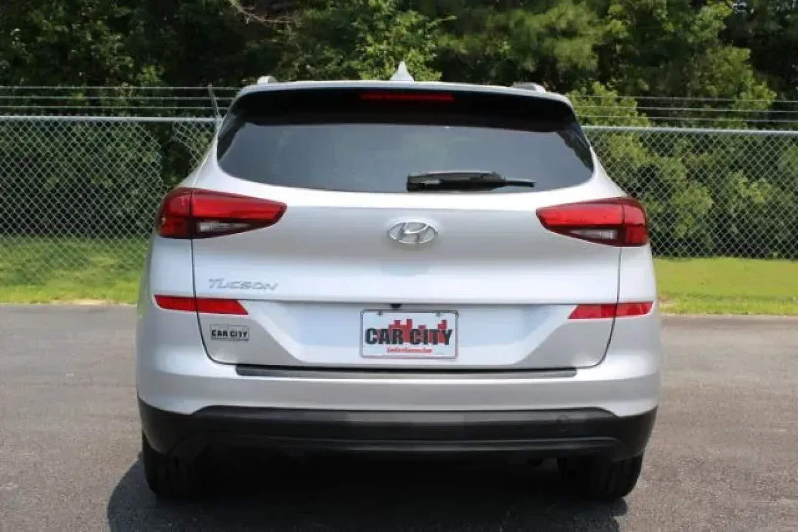 2019 /Gray, cloth Hyundai Tucson Value (KM8J33A40KU) with an 2.0L L4 DOHC 16V engine, 6-Speed Automatic transmission, located at 9146 Ocean Hwy West, Calabash, NC, 28467, (910) 579-1110, 33.928635, -78.576157 - 2019 Hyundai Tucson Value - Photo#2