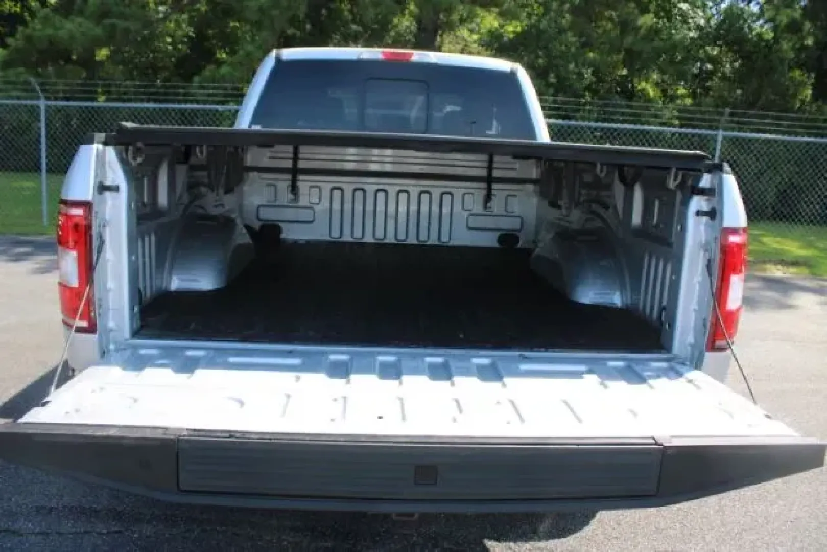 2018 Ford F-150 XLT (1FTFX1EG9JK) with an 3.3L V-6 port/direct injection engine, located at 3598 James B White Hwy South, Whiteville, NC, 28472, (910) 642-3196, 34.294846, -78.732613 - 2018 Ford F-150 XLT - Photo#3