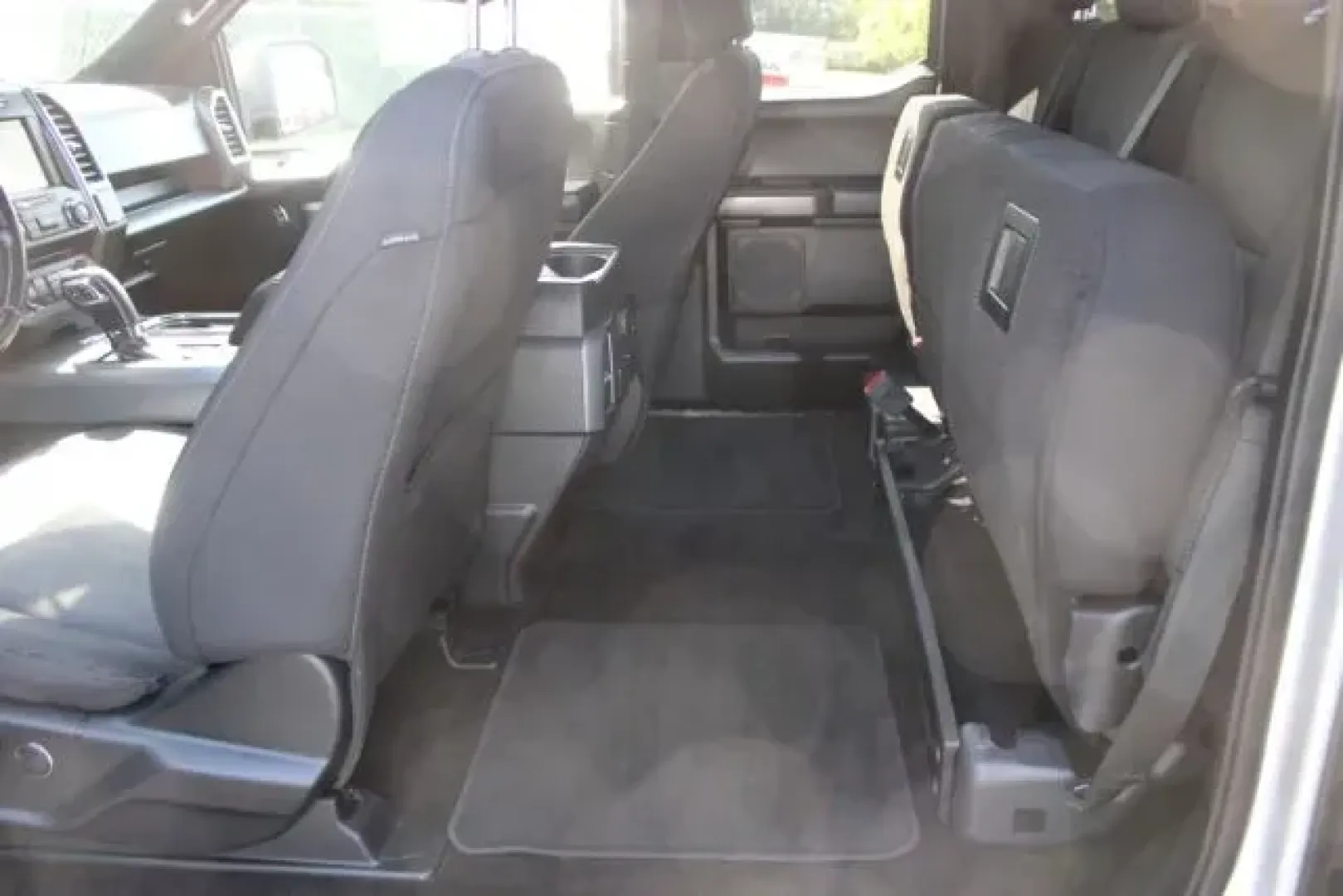 2018 Ford F-150 XLT (1FTFX1EG9JK) with an 3.3L V-6 port/direct injection engine, located at 3598 James B White Hwy South, Whiteville, NC, 28472, (910) 642-3196, 34.294846, -78.732613 - 2018 Ford F-150 XLT - Photo#9