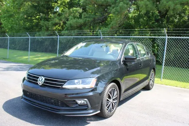 photo of 2018 Volkswagen Jetta 1.4T SE | 1.4T Wolfsburg Edition