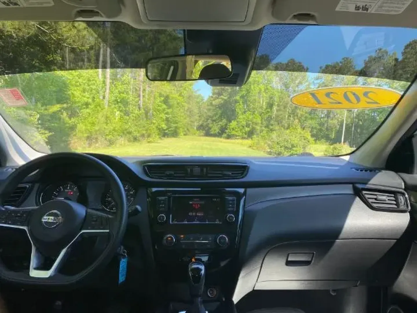 2021 /BLACK CLOTH Nissan Rogue Sport S (JN1BJ1AVXMW) with an 2.0L L4 DOHC 16V engine, Continuously Variabl transmission, located at 9146 Ocean Hwy West, Calabash, NC, 28467, (910) 579-1110, 33.928635, -78.576157 - 2021 Nissan Rogue Sport S - Photo#5