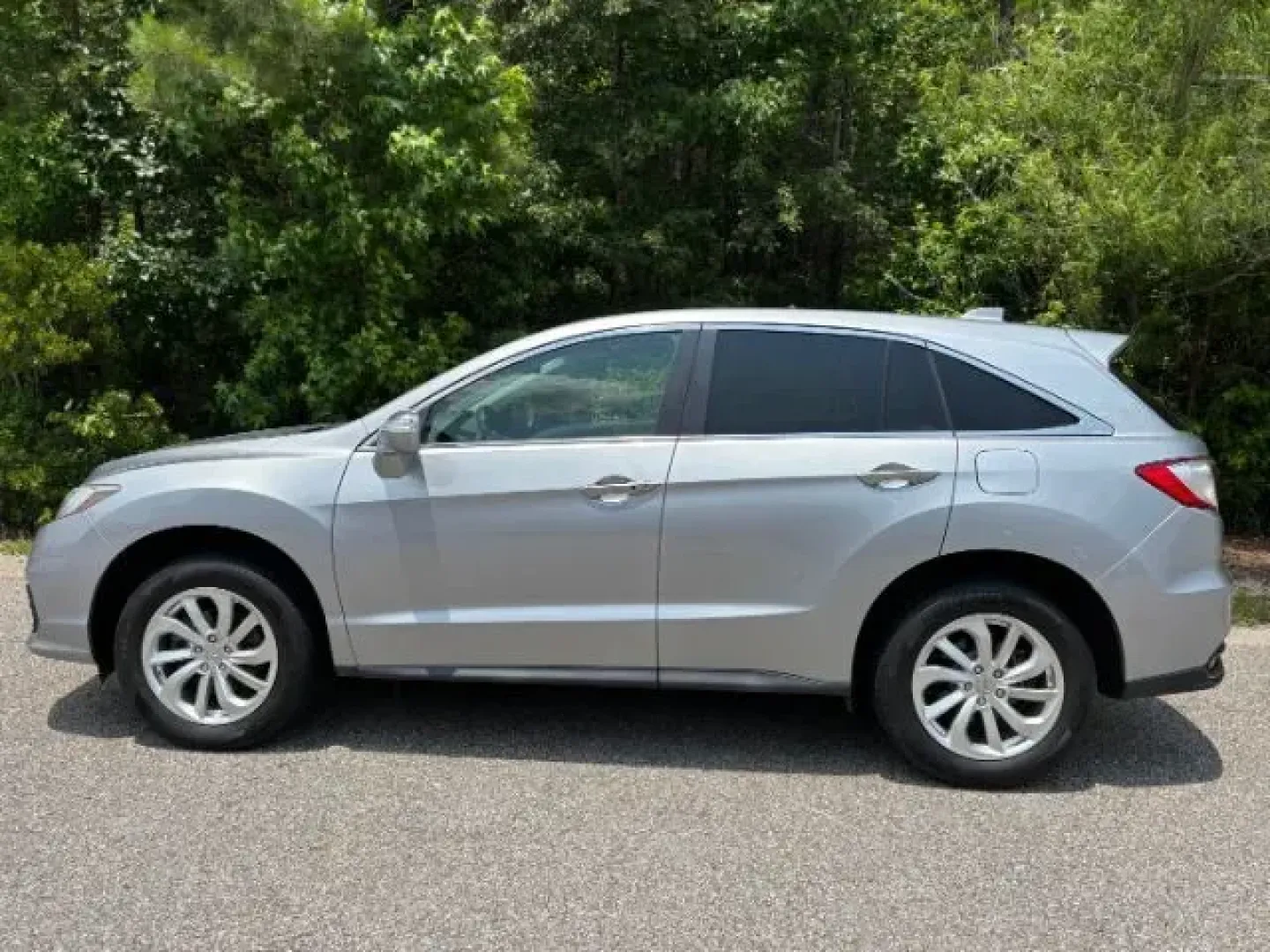 2017 /Graystone Acura RDX w/Technology Package | w/Technology and AcuraWatch Plus Packages (5J8TB3H56HL) with an 3.5L V-6 i-VTEC variable valve control engine, located at 2761 East Hwy 501, Conway, SC, 29526, (843) 331-1151, 33.781528, -78.989883 - ### Discover Your Next Adventure with This 2017 Acura RDX at Car City - Conway!<br /> <br /> Are you ready to elevate your family outings or weekend getaways? The 2017 Acura RDX is perfect for anyone seeking a blend of luxury, comfort, and versatility in a pre-owned vehicle. Whether you're navigatin - Photo#1