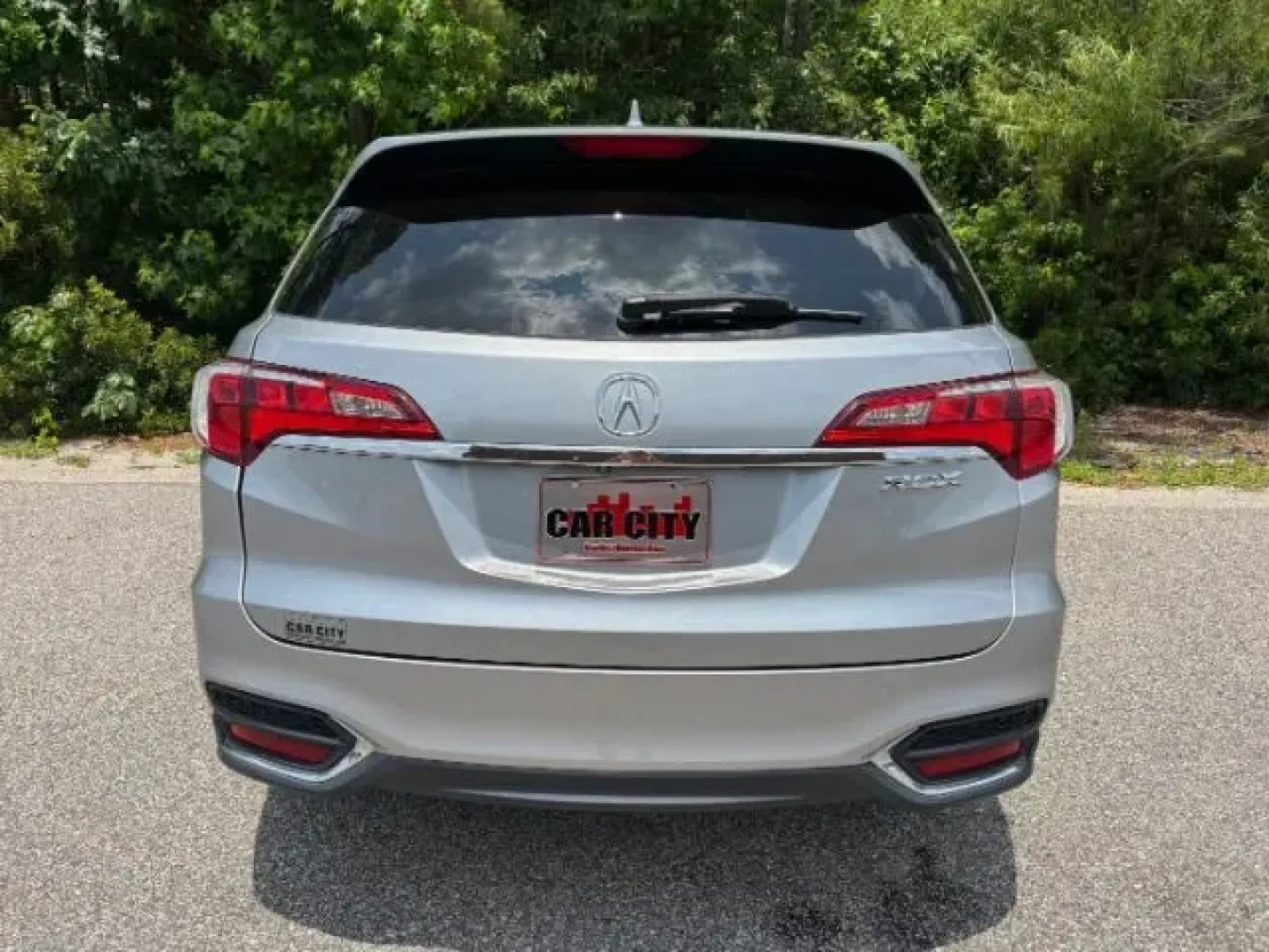 2017 /Graystone Acura RDX w/Technology Package | w/Technology and AcuraWatch Plus Packages (5J8TB3H56HL) with an 3.5L V-6 i-VTEC variable valve control engine, located at 2761 East Hwy 501, Conway, SC, 29526, (843) 331-1151, 33.781528, -78.989883 - ### Discover Your Next Adventure with This 2017 Acura RDX at Car City - Conway!<br /> <br /> Are you ready to elevate your family outings or weekend getaways? The 2017 Acura RDX is perfect for anyone seeking a blend of luxury, comfort, and versatility in a pre-owned vehicle. Whether you're navigatin - Photo#4