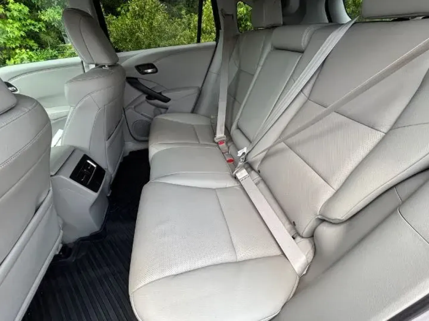 2017 /Graystone Acura RDX w/Technology Package | w/Technology and AcuraWatch Plus Packages (5J8TB3H56HL) with an 3.5L V-6 i-VTEC variable valve control engine, located at 2761 East Hwy 501, Conway, SC, 29526, (843) 331-1151, 33.781528, -78.989883 - ### Discover Your Next Adventure with This 2017 Acura RDX at Car City - Conway!<br /> <br /> Are you ready to elevate your family outings or weekend getaways? The 2017 Acura RDX is perfect for anyone seeking a blend of luxury, comfort, and versatility in a pre-owned vehicle. Whether you're navigatin - Photo#8