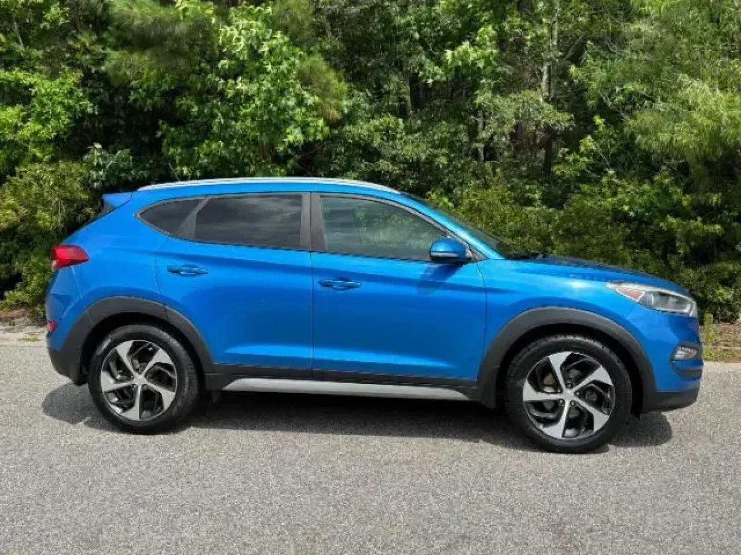 2017 /Black Hyundai Tucson Sport (KM8J3CA22HU) with an 1.6L I-4 gasoline direct injection engine, located at 2761 East Hwy 501, Conway, SC, 29526, (843) 331-1151, 33.781528, -78.989883 - 2017 Hyundai Tucson Sport - Photo#2