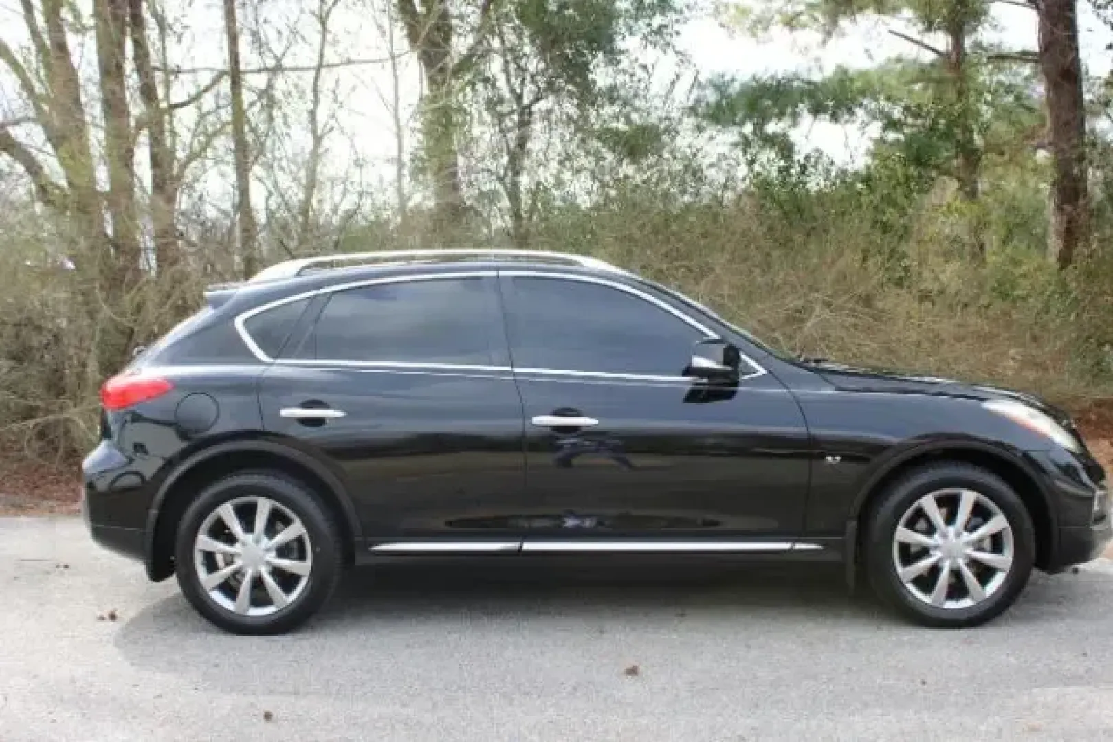 2017 /BLACK LEATHER Infiniti QX50 SUV (JN1BJ0RP9HM) with an 3.7L V6 DOHC 24V engine, 7A transmission, located at 3598 James B White Hwy South, Whiteville, NC, 28472, (910) 642-3196, 34.294846, -78.732613 - Need a premium daily driver that feels upscale on the school run, confident on long commutes, and ready for a weekend getaway to the North Carolina coast? This 2017 INFINITI QX50 in sleek Black with a Black leather interior delivers the kind of refined comfort and V6 power that makes every mile-whet - Photo#3