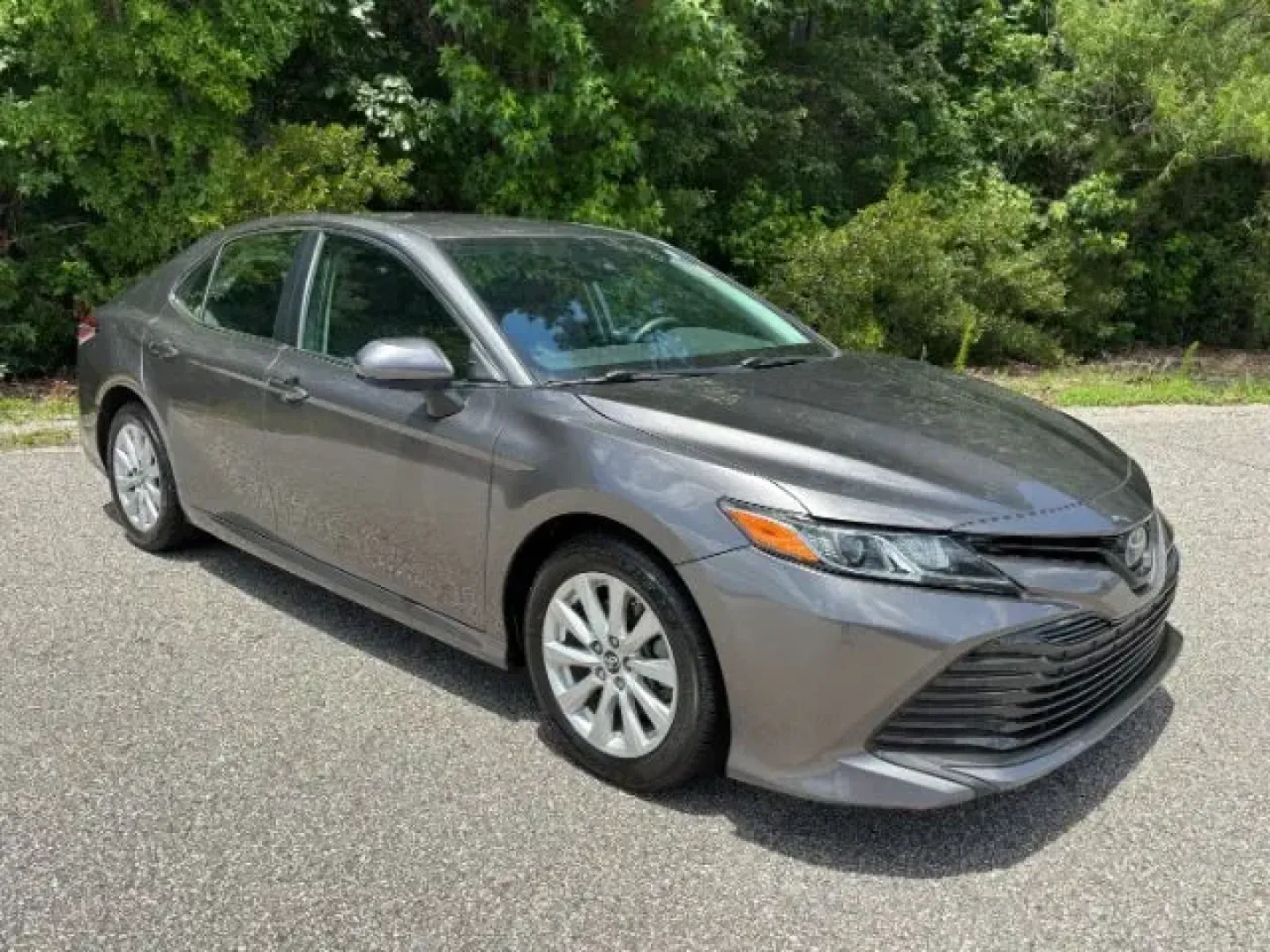 2018 /Ash Toyota Camry LE | SE | XLE | L (4T1B11HK5JU) with an 2.5L I-4 port/direct injection engine, located at 2761 East Hwy 501, Conway, SC, 29526, (843) 331-1151, 33.781528, -78.989883 - ### Drive in Comfort and Style-Explore the 2018 Toyota Camry at Car City - Conway!<br /> <br /> Are you in the market for an exceptional vehicle that perfectly balances style, comfort, and reliability? Look no further than this stunning **2018 Toyota Camry** available now at **Car City - Conway**! T - Photo#1