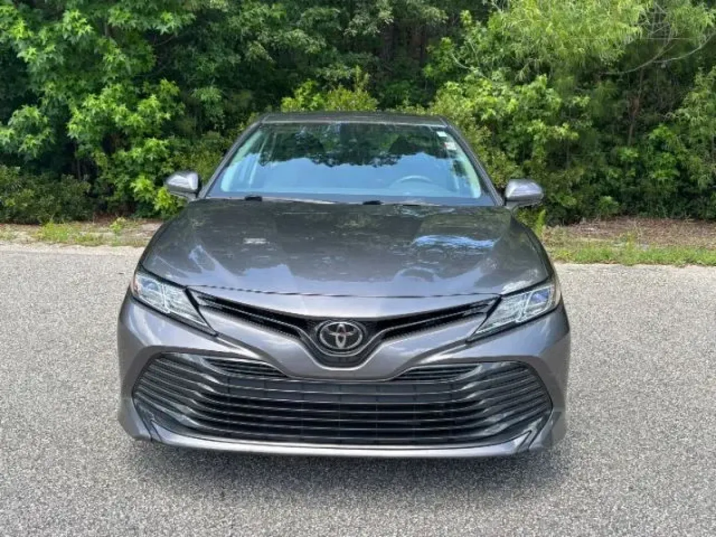 2018 /Ash Toyota Camry LE | SE | XLE | L (4T1B11HK5JU) with an 2.5L I-4 port/direct injection engine, located at 2761 East Hwy 501, Conway, SC, 29526, (843) 331-1151, 33.781528, -78.989883 - ### Drive in Comfort and Style-Explore the 2018 Toyota Camry at Car City - Conway!<br /> <br /> Are you in the market for an exceptional vehicle that perfectly balances style, comfort, and reliability? Look no further than this stunning **2018 Toyota Camry** available now at **Car City - Conway**! T - Photo#4