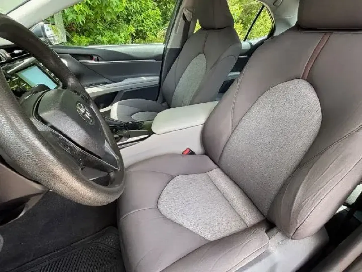 2018 /Ash Toyota Camry LE | SE | XLE | L (4T1B11HK5JU) with an 2.5L I-4 port/direct injection engine, located at 2761 East Hwy 501, Conway, SC, 29526, (843) 331-1151, 33.781528, -78.989883 - ### Drive in Comfort and Style-Explore the 2018 Toyota Camry at Car City - Conway!<br /> <br /> Are you in the market for an exceptional vehicle that perfectly balances style, comfort, and reliability? Look no further than this stunning **2018 Toyota Camry** available now at **Car City - Conway**! T - Photo#8