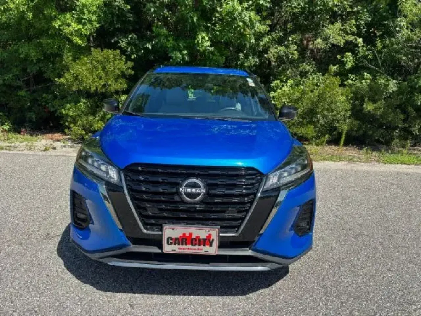 2023 /Charcoal Nissan Kicks SR Xtronic CVT (3N1CP5DVXPL) with an 1.6L I-4 DOHC engine, located at 2761 East Hwy 501, Conway, SC, 29526, (843) 331-1151, 33.781528, -78.989883 - **Elevate Your Daily Drive with the 2023 Nissan Kicks SR Perfect for Southern Living!**<br /> <br /> Are you ready to enhance your daily commute or weekend adventures? The 2023 Nissan Kicks SR Xtronic CVT is the perfect blend of comfort, style, and efficiency, making it an ideal choice for those li - Photo#4