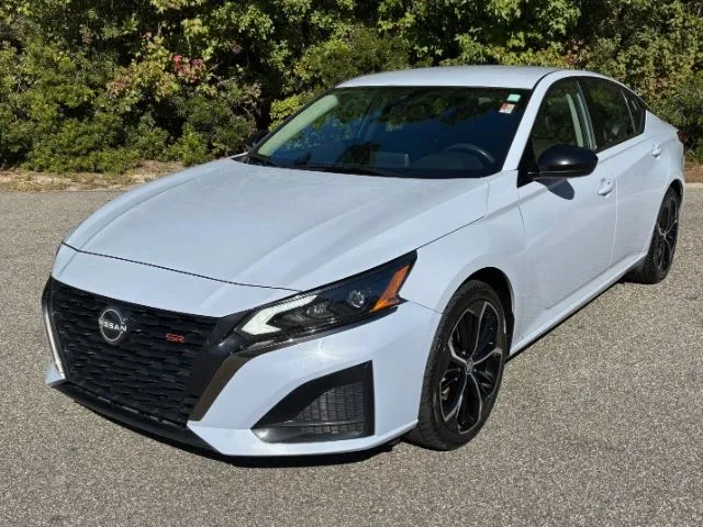 photo of 2024 Nissan Altima SR FWD