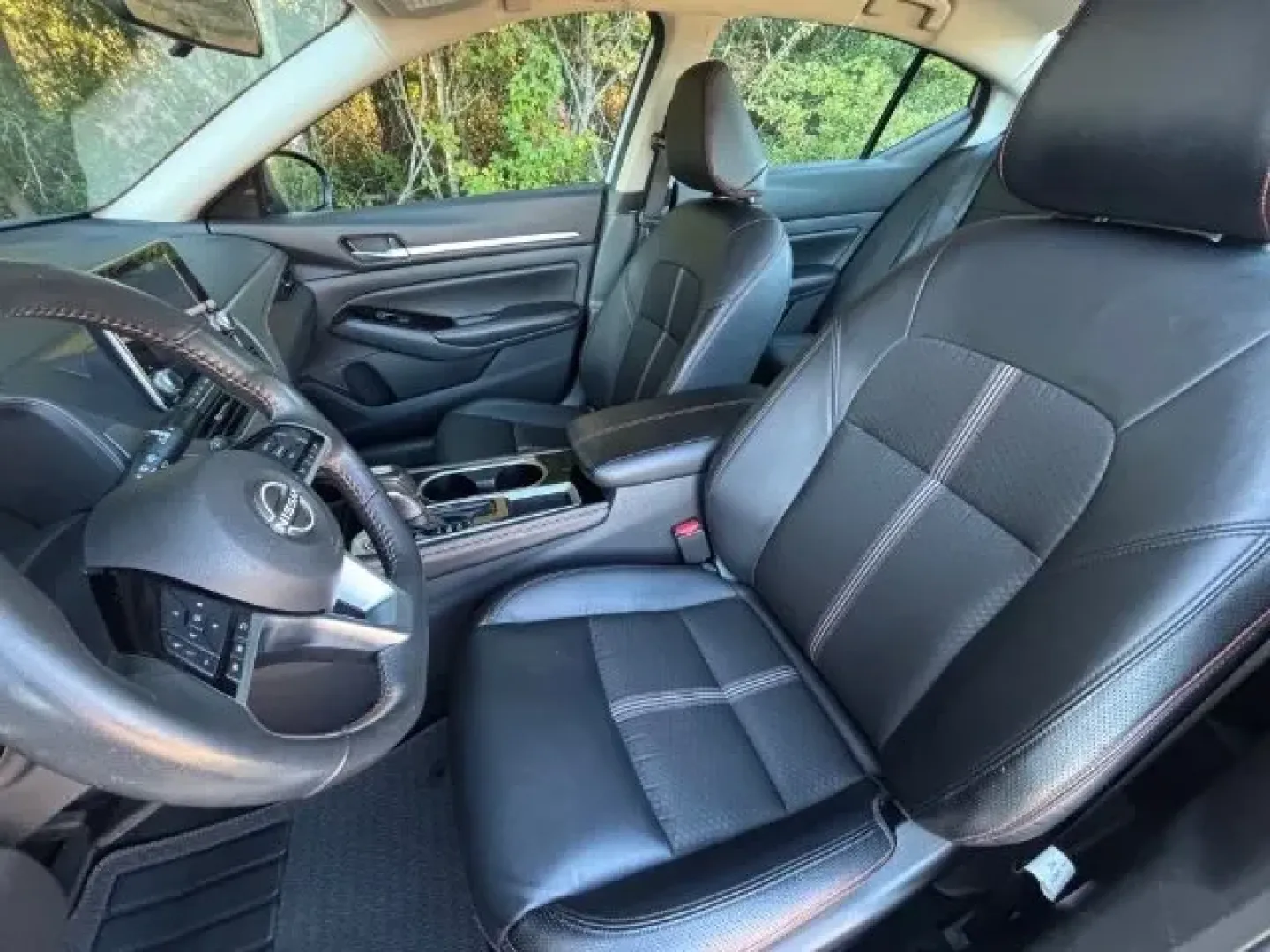 2024 /CHARCOAL SPORT LEATH Nissan Altima SR FWD (1N4BL4CV2RN) with an 2.5L I-4 gasoline di engine, located at 2761 East Hwy 501, Conway, SC, 29526, (843) 331-1151, 33.781528, -78.989883 - **Elevate Your Daily Drive with the 2024 Nissan Altima SR Your Perfect Companion for Life in Conway!**<br /> <br /> Are you in the market for a reliable, stylish sedan that suits your dynamic lifestyle? Look no further! At Car City - Conway, we present the 2024 Nissan Altima SR, a perfect blend of - Photo#10
