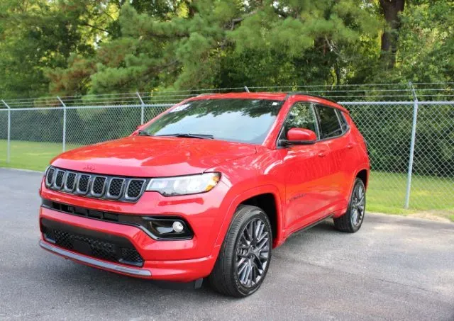 photo of 2023 Jeep Compass (RED) Edition 4x4