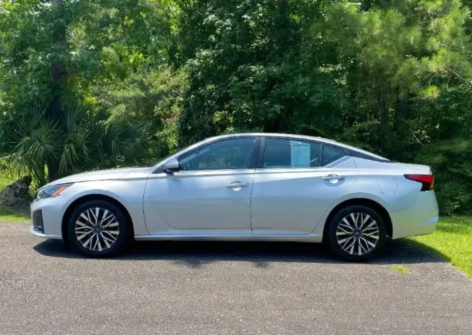 2023 /Charcoal Nissan Altima SV FWD (1N4BL4DV6PN) with an 2.5L I-4 gasoline direct injection engine, located at 9146 Ocean Hwy West, Calabash, NC, 28467, (910) 579-1110, 33.928635, -78.576157 - ### Elevate Your Daily Commute with the 2023 Nissan Altima SV Perfect for Life in Calabash!<br /> <br /> Are you ready to transform your daily commute into a comfortable and enjoyable experience? Look no further than the 2023 Nissan Altima SV, a remarkable sedan that perfectly blends style, efficie - Photo#1