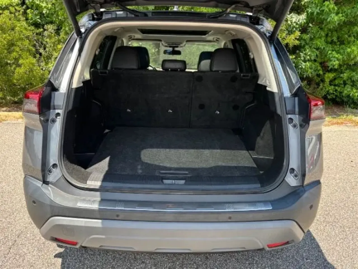 2021 Nissan Rogue SV FWD (5N1AT3BA0MC) with an 2.5L I-4 gasoline direct injection engine, located at 9146 Ocean Hwy West, Calabash, NC, 28467, (910) 579-1110, 33.928635, -78.576157 - **Experience Adventure and Comfort in the 2021 Nissan Rogue SV FWD at Car City - Conway**<br /> <br /> Are you in search of a versatile SUV that effortlessly blends comfort with adventure? Look no further than this stunning 2021 Nissan Rogue SV FWD, perfect for weekend getaways, family outings, or d - Photo#13