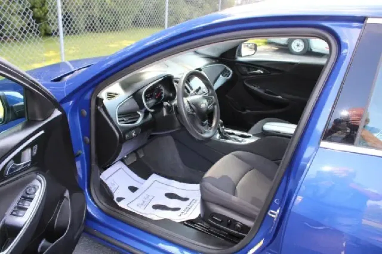 2023 Chevrolet Malibu FWD 1LT (1G1ZD5ST8PF) with an ECOTEC 1.5L I-4 gasoline direct injection engine, located at 3598 James B White Hwy South, Whiteville, NC, 28472, (910) 642-3196, 34.294846, -78.732613 - **Unleash Your Lifestyle with the 2023 Chevrolet Malibu - The Perfect Family Sedan!**<br /> <br /> Discover a world of comfort and convenience with the 2023 Chevrolet Malibu, now available at Car City - Whitesville, your premier destination for quality used vehicles in Whiteville, NC. Nestled at 359 - Photo#7