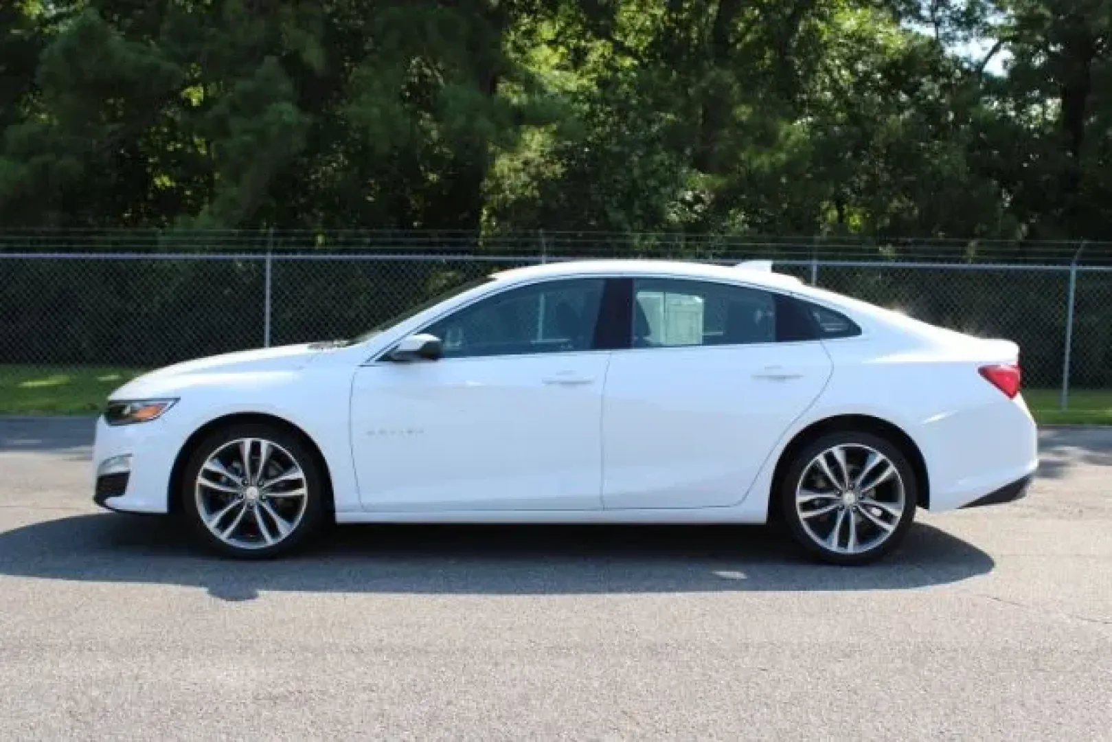 2023 Chevrolet Malibu FWD 1LT (1G1ZD5ST4PF) with an ECOTEC 1.5L I-4 gasoline direct injection engine, located at 9146 Ocean Hwy West, Calabash, NC, 28467, (910) 579-1110, 33.928635, -78.576157 - Are you searching for a stylish, reliable, and tech-savvy sedan that can enhance your daily commute or family outings? Look no further than this stunning 2023 Chevrolet Malibu, available now at Car City - Whitesville, your trusted pre-owned dealership in Whiteville, NC. With a perfect blend of comfo - Photo#4