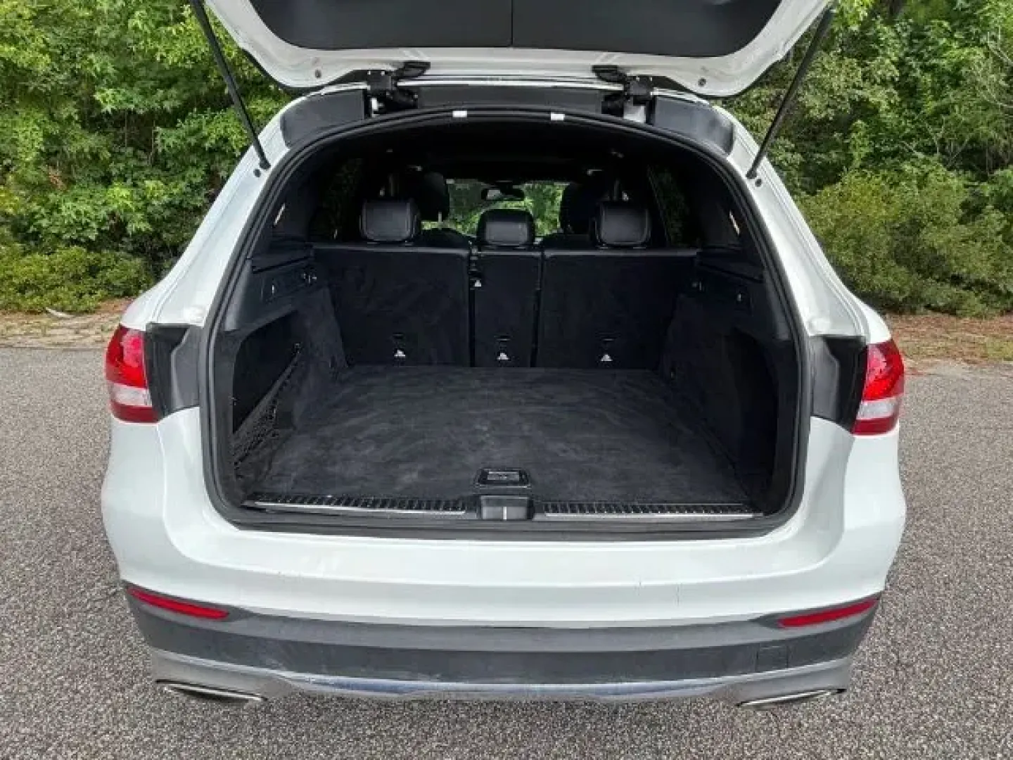 2018 /BLACK LEATHER Mercedes-Benz GLC 300 SUV (WDC0G4JB7JV) with an Other engine, located at 2761 East Hwy 501, Conway, SC, 29526, (843) 331-1151, 33.781528, -78.989883 - **Elevate Your Daily Commute with Luxury: 2018 Mercedes-Benz GLC 300 SUV**<br /> <br /> Are you searching for a sophisticated, reliable vehicle that enhances your daily drive while seamlessly accommodating weekend adventures? Look no further! This stunning **2018 Mercedes-Benz GLC 300** SUV, now ava - Photo#13