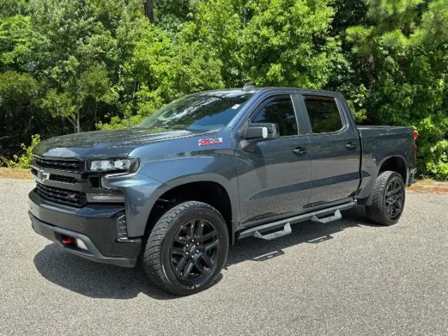 photo of 2021 Chevrolet Silverado 1500 LT Trail Boss Crew Cab 4WD