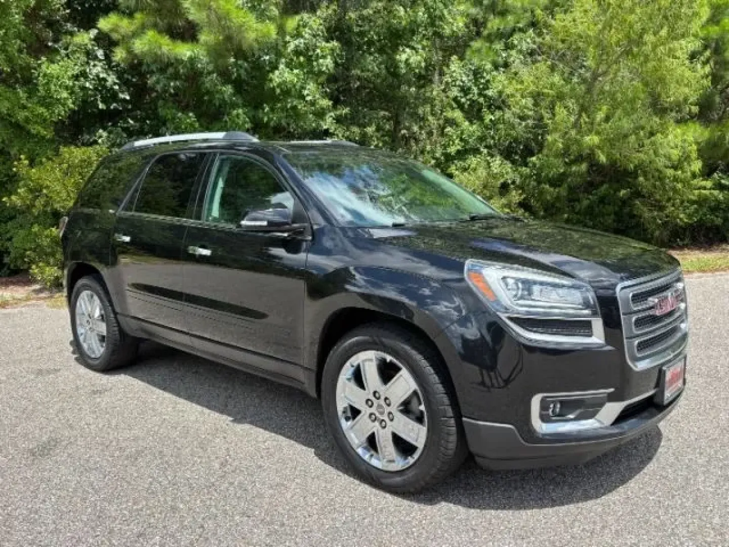 2017 /BLACK LEATHER GMC Acadia SUV (1GKKVSKD0HJ) with an Other engine, located at 2761 East Hwy 501, Conway, SC, 29526, (843) 331-1151, 33.781528, -78.989883 - ### Discover Your Next Adventure with the 2017 GMC Acadia Limited from Car City - Conway<br /> <br /> Are you ready to elevate your family road trips or weekend getaways? Look no further than this stunning 2017 GMC Acadia Limited, a perfect combination of style, comfort, and functionality. If you're - Photo#1