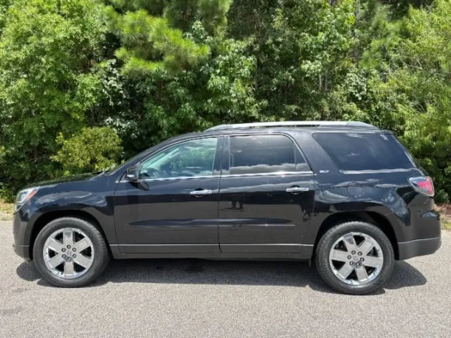 2017 /BLACK LEATHER GMC Acadia SUV (1GKKVSKD0HJ) with an Other engine, located at 2761 East Hwy 501, Conway, SC, 29526, (843) 331-1151, 33.781528, -78.989883 - ### Discover Your Next Adventure with the 2017 GMC Acadia Limited from Car City - Conway<br /> <br /> Are you ready to elevate your family road trips or weekend getaways? Look no further than this stunning 2017 GMC Acadia Limited, a perfect combination of style, comfort, and functionality. If you're - Photo#2