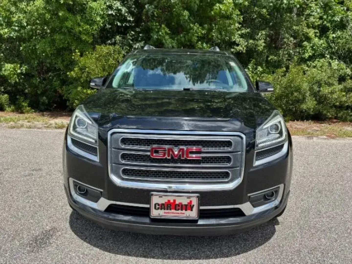2017 /BLACK LEATHER GMC Acadia SUV (1GKKVSKD0HJ) with an Other engine, located at 2761 East Hwy 501, Conway, SC, 29526, (843) 331-1151, 33.781528, -78.989883 - ### Discover Your Next Adventure with the 2017 GMC Acadia Limited from Car City - Conway<br /> <br /> Are you ready to elevate your family road trips or weekend getaways? Look no further than this stunning 2017 GMC Acadia Limited, a perfect combination of style, comfort, and functionality. If you're - Photo#4