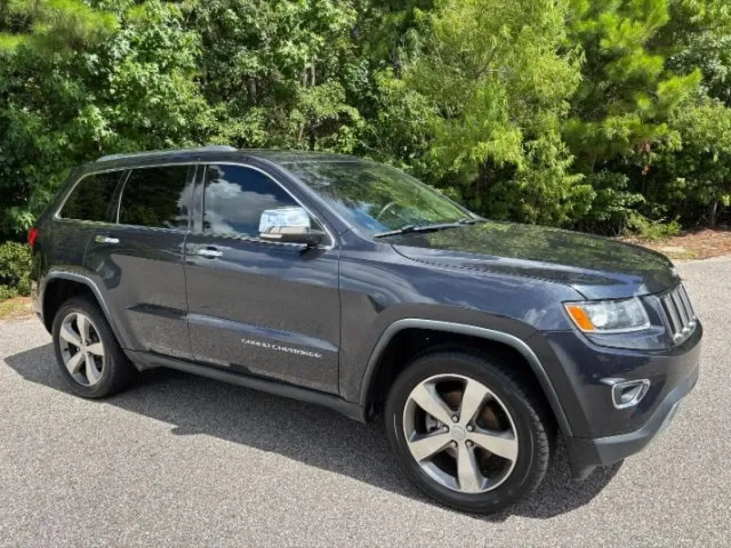 2015 /Light Frost Beige/Black Jeep Grand Cherokee Limited 4WD (1C4RJFBG6FC) with an 3.6L V6 DOHC 24V engine, 8-Speed Automatic transmission, located at 2761 East Hwy 501, Conway, SC, 29526, (843) 331-1151, 33.781528, -78.989883 - **Adventure Awaits: Discover the 2015 Jeep Grand Cherokee Limited 4WD at Car City - Conway!**<br /> <br /> Are you ready to elevate your driving experience and embrace the adventures that life has to offer? Look no further than this stunning 2015 Jeep Grand Cherokee Limited 4WD, available now at Car - Photo#1