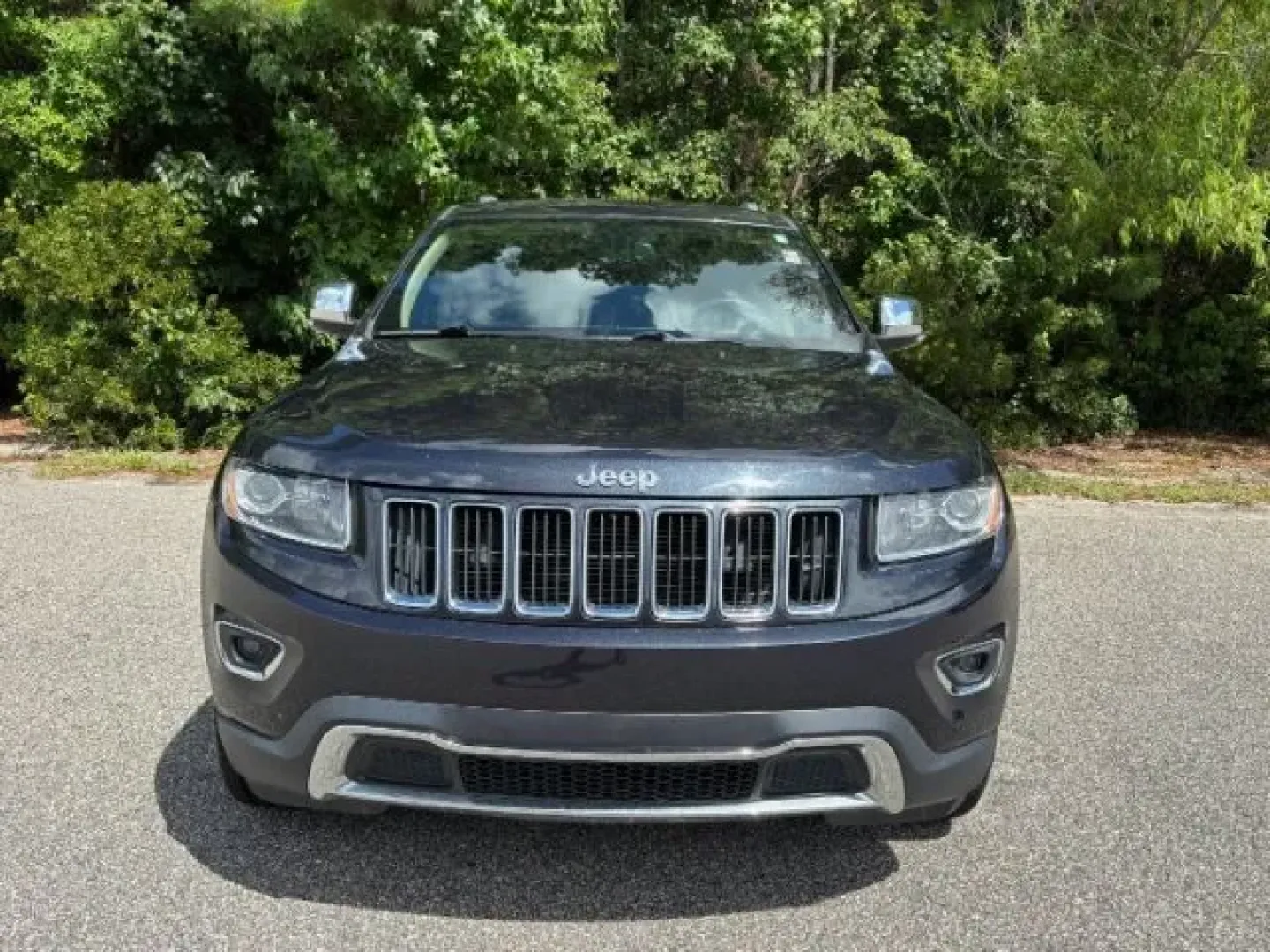2015 /Light Frost Beige/Black Jeep Grand Cherokee Limited 4WD (1C4RJFBG6FC) with an 3.6L V6 DOHC 24V engine, 8-Speed Automatic transmission, located at 2761 East Hwy 501, Conway, SC, 29526, (843) 331-1151, 33.781528, -78.989883 - **Adventure Awaits: Discover the 2015 Jeep Grand Cherokee Limited 4WD at Car City - Conway!**<br /> <br /> Are you ready to elevate your driving experience and embrace the adventures that life has to offer? Look no further than this stunning 2015 Jeep Grand Cherokee Limited 4WD, available now at Car - Photo#4