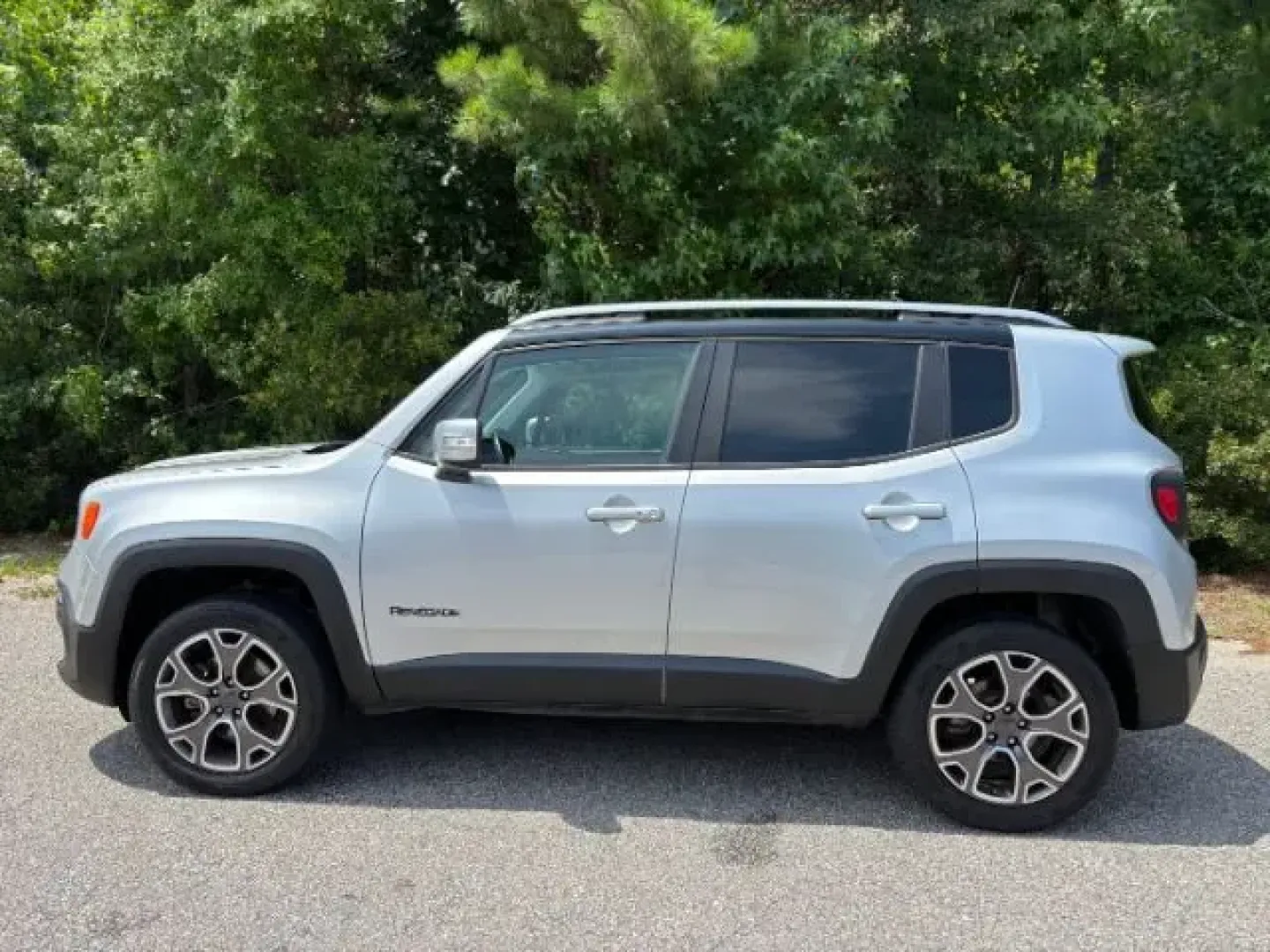 2018 /BLACK LEATHER Jeep Renegade Limited 4x4 (ZACCJBDB7JP) with an Other engine, located at 2761 East Hwy 501, Conway, SC, 29526, (843) 331-1151, 33.781528, -78.989883 - Experience the thrill of adventure and the comfort of home in this stunning 2018 Jeep Renegade Limited 4x4, now available at Car City - Conway! Whether you're a parent looking for a reliable family vehicle, a young professional commuting to work, or an outdoor enthusiast ready for your next weekend - Photo#2