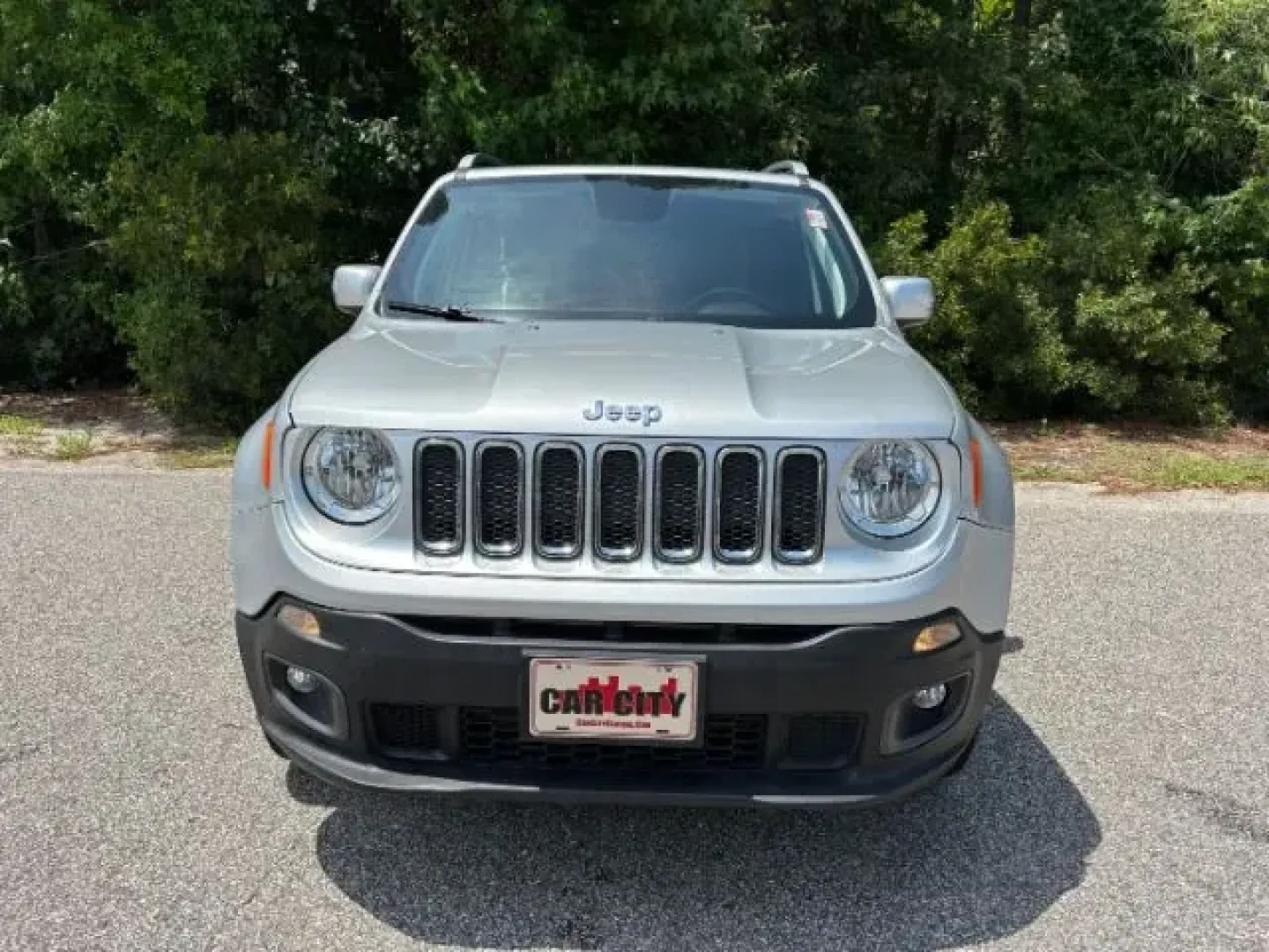 2018 /BLACK LEATHER Jeep Renegade Limited 4x4 (ZACCJBDB7JP) with an Other engine, located at 2761 East Hwy 501, Conway, SC, 29526, (843) 331-1151, 33.781528, -78.989883 - Experience the thrill of adventure and the comfort of home in this stunning 2018 Jeep Renegade Limited 4x4, now available at Car City - Conway! Whether you're a parent looking for a reliable family vehicle, a young professional commuting to work, or an outdoor enthusiast ready for your next weekend - Photo#4