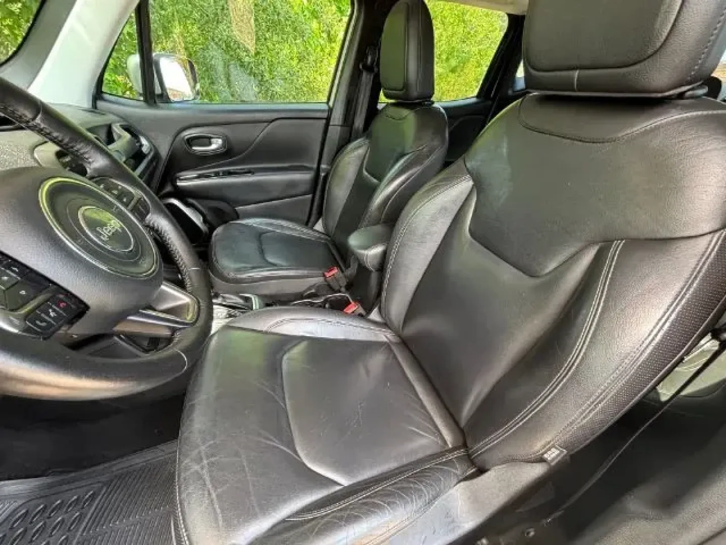 2018 /BLACK LEATHER Jeep Renegade Limited 4x4 (ZACCJBDB7JP) with an Other engine, located at 2761 East Hwy 501, Conway, SC, 29526, (843) 331-1151, 33.781528, -78.989883 - Experience the thrill of adventure and the comfort of home in this stunning 2018 Jeep Renegade Limited 4x4, now available at Car City - Conway! Whether you're a parent looking for a reliable family vehicle, a young professional commuting to work, or an outdoor enthusiast ready for your next weekend - Photo#9
