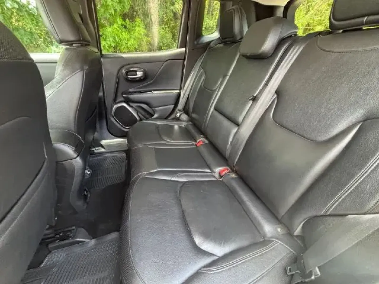 2018 /BLACK LEATHER Jeep Renegade Limited 4x4 (ZACCJBDB7JP) with an Other engine, located at 2761 East Hwy 501, Conway, SC, 29526, (843) 331-1151, 33.781528, -78.989883 - Experience the thrill of adventure and the comfort of home in this stunning 2018 Jeep Renegade Limited 4x4, now available at Car City - Conway! Whether you're a parent looking for a reliable family vehicle, a young professional commuting to work, or an outdoor enthusiast ready for your next weekend - Photo#10